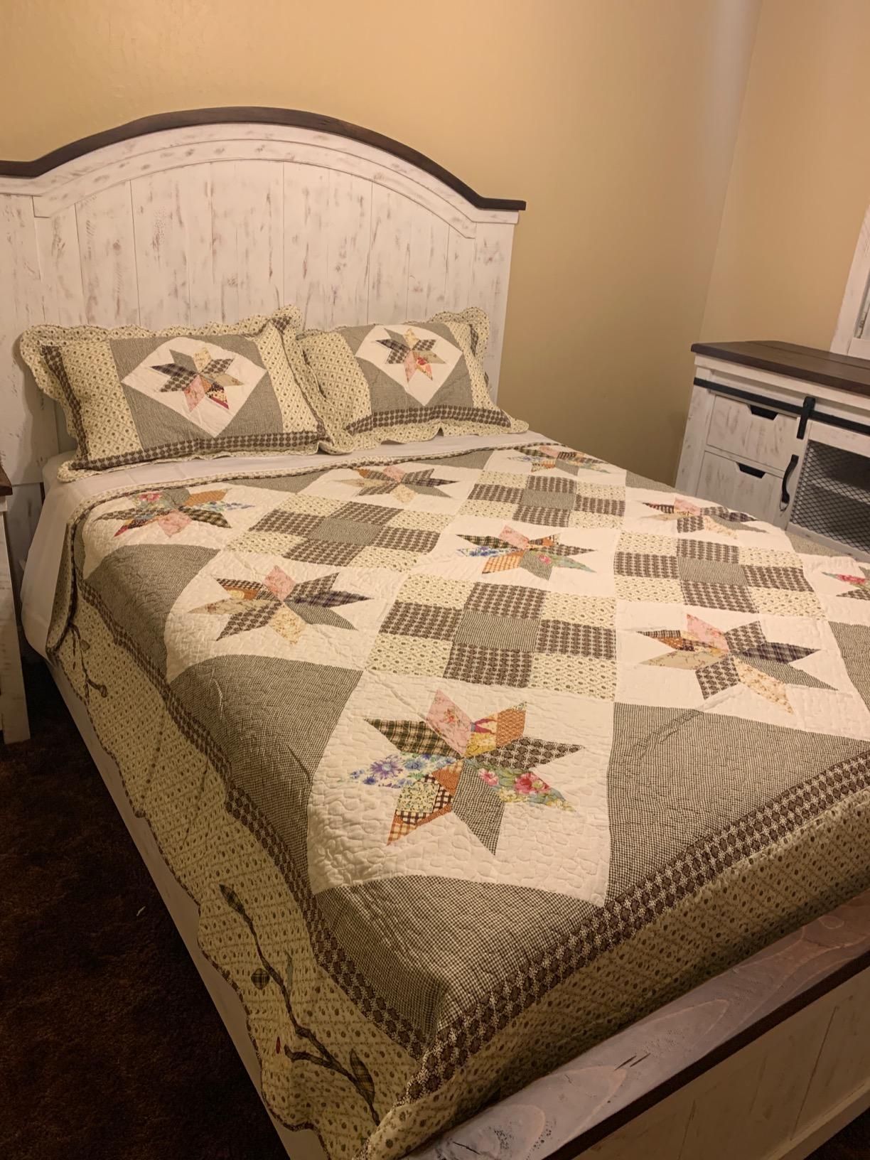 Brandream Heirloom Victorian Matelasse Quilt Set - 100% Pure High-Density Cotton with Intricate Embossed Medallions & Artisan Scalloped Edges (Vintage Beige, 3-Piece King) customer photo 2