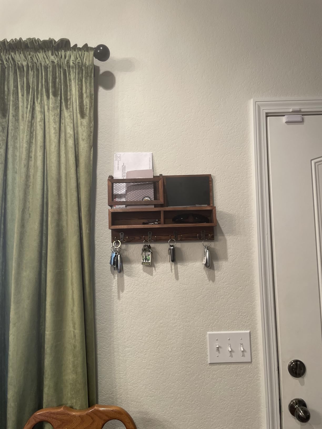 Key Holder for Wall, Mail Organizer Wall Mount with Key Hooks and Wallet Holder, Sunglasses Storage and Dog Leash Hanger, Decorative with 4 Double Hooks and Chalkboard customer photo 2