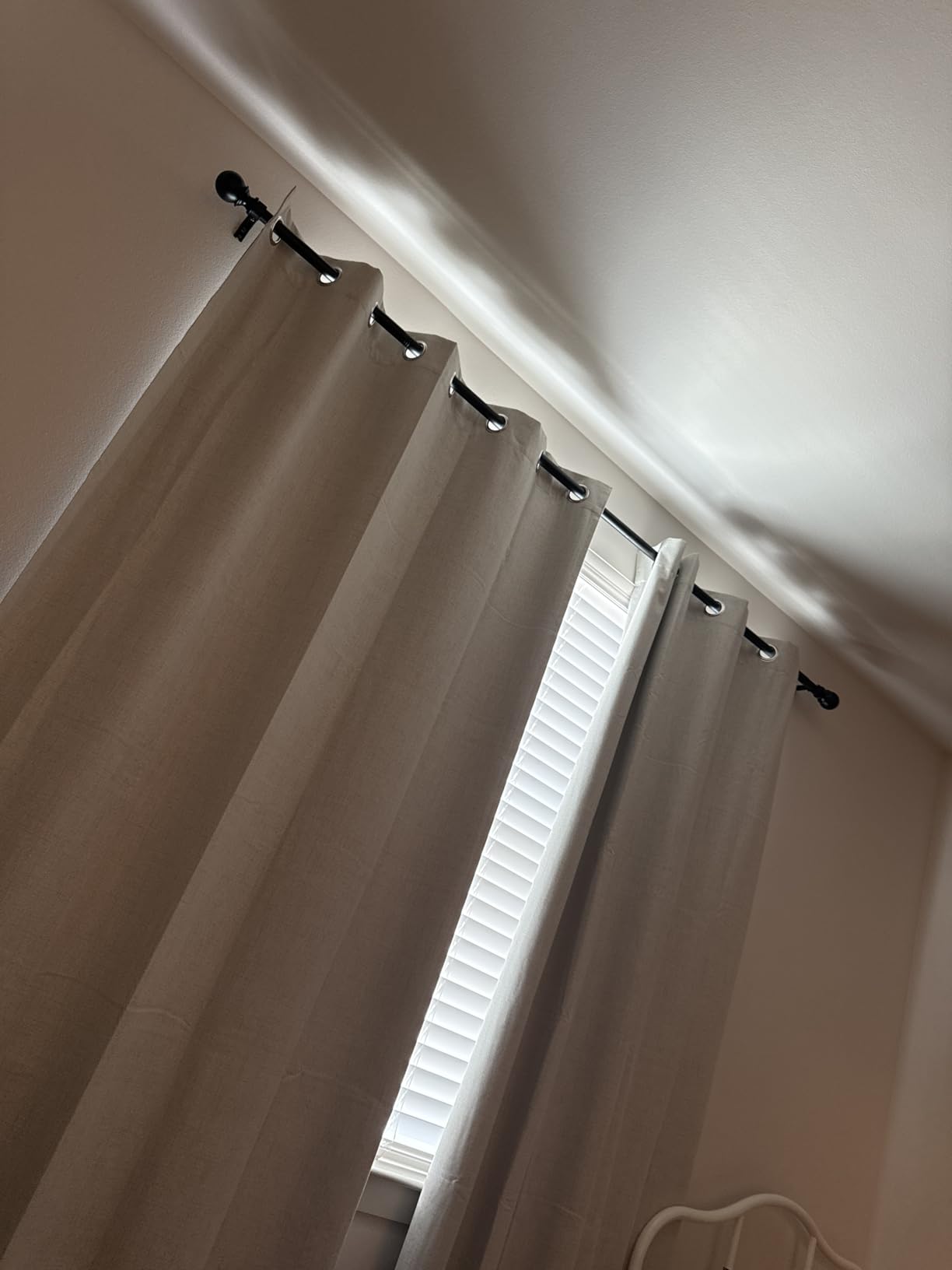 Zeerobee 1 Inch Adjustable Curtain Rods for Windows, 32