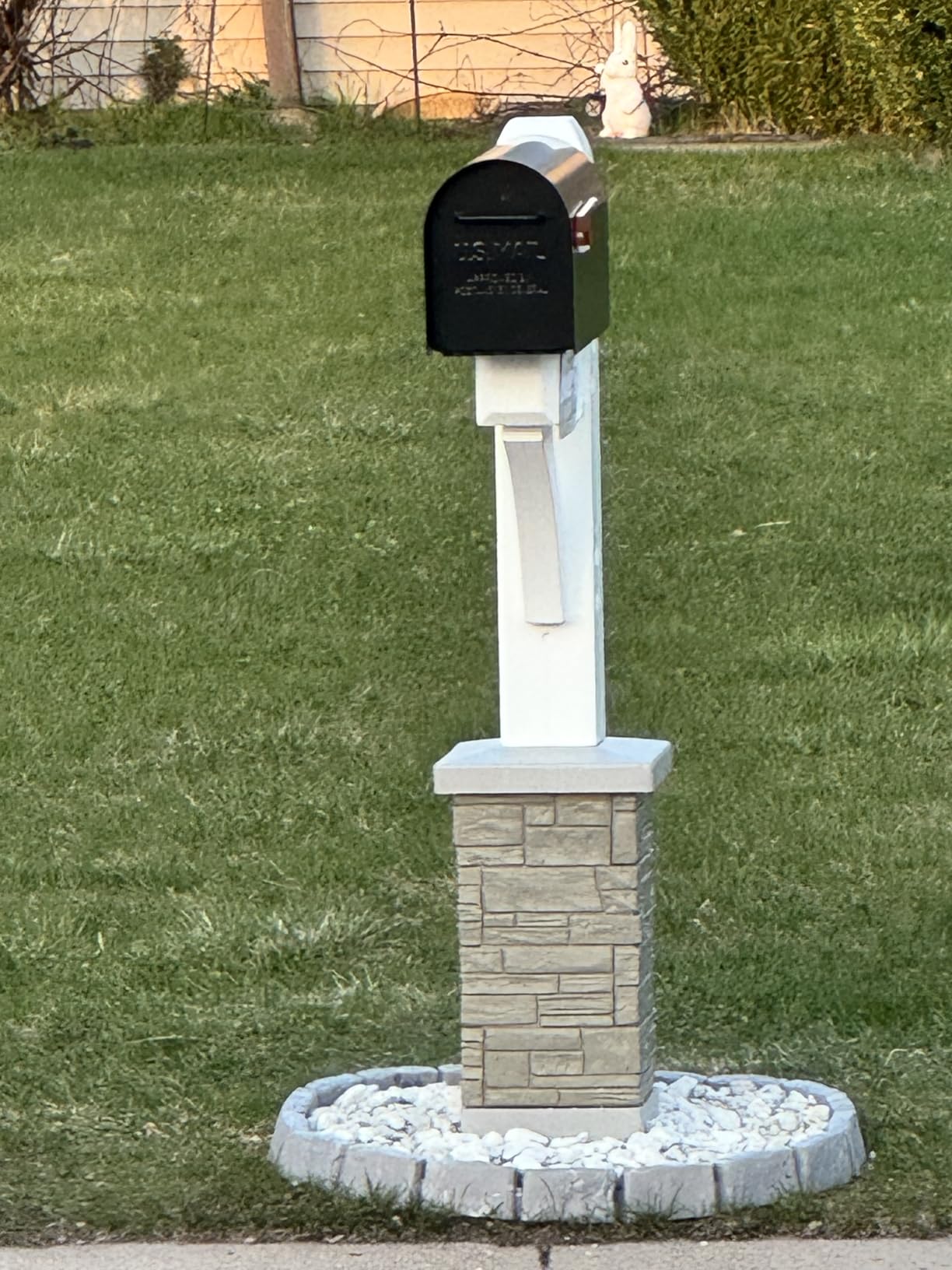 Architectural MAILBOXES Ironside Large Capacity Galvanized Steel black, Post-Mount Mailbox, MB801BAM, Metal, Black customer photo 2