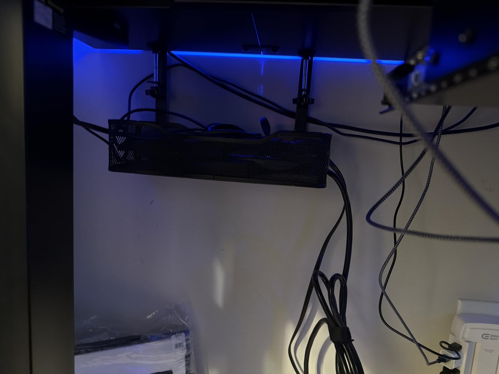 Under Desk Cable Management Tray White, Cinati Wire Organizers No Drill, Cable Tray with Clamp for Wire Management, Cord Organization Box for Office, Home - No Damage to Desk customer photo 2