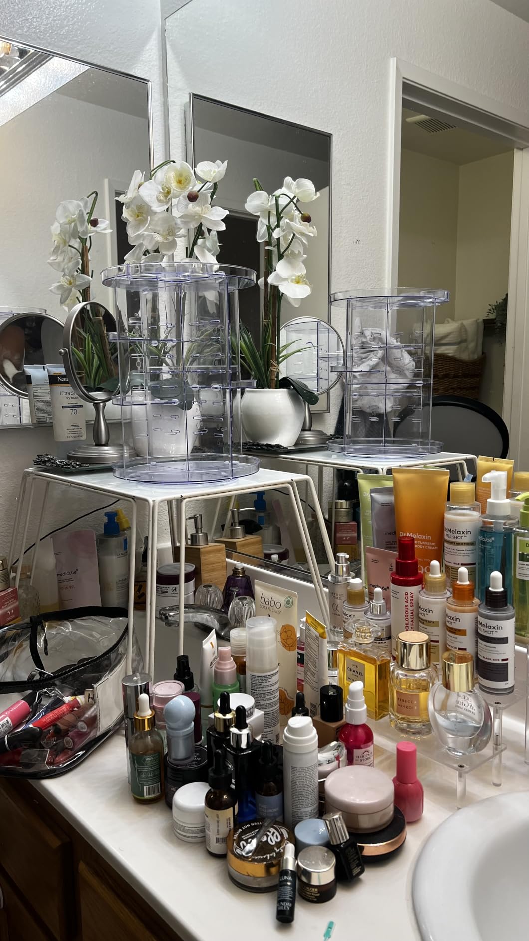Rotating Makeup Organizer, DIY 8 Adjustable Layers Spinning Skincare Storage, Cosmetic Display Case with Brush Holder and Perfume Tray, Multi-Function Vanity Bathroom Countertop Organizer Clear customer photo 2