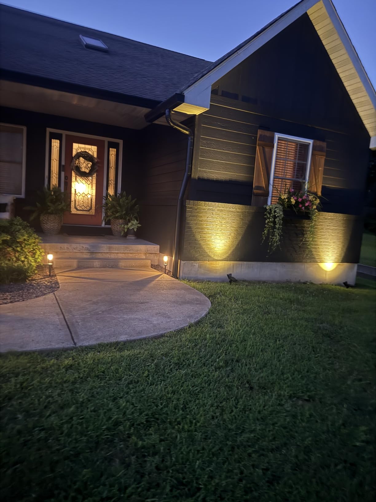 BITPOTT Bright Solar Pathway Lights Outdoor, 8 Pack Solar Powered Garden Lights Waterproof IP65, Auto On/Off Outdoor Light for Lawn Patio Walkway Driveway Decor Landscape Lighting customer photo 1