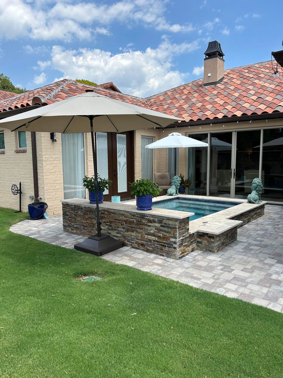 Best Choice Products Fillable Mobile Umbrella Base, Heavy Duty Base, Square Tiered Market Stand for Patio, Deck, Outdoor w/ 4 Wheels, 2 Locks, 2 Knobs, 120lb Capacity - Black customer photo 2