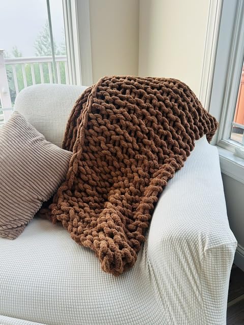 Bigacogo Chunky Knit Throw Blanket for Couch, 40x60 inches, Beige | Hand Knit with Jumbo Chenille, Soft Breathable Cable Knit for Sofa Bed Living Room, Machine Washable, Gift for Mom Friend customer photo 1