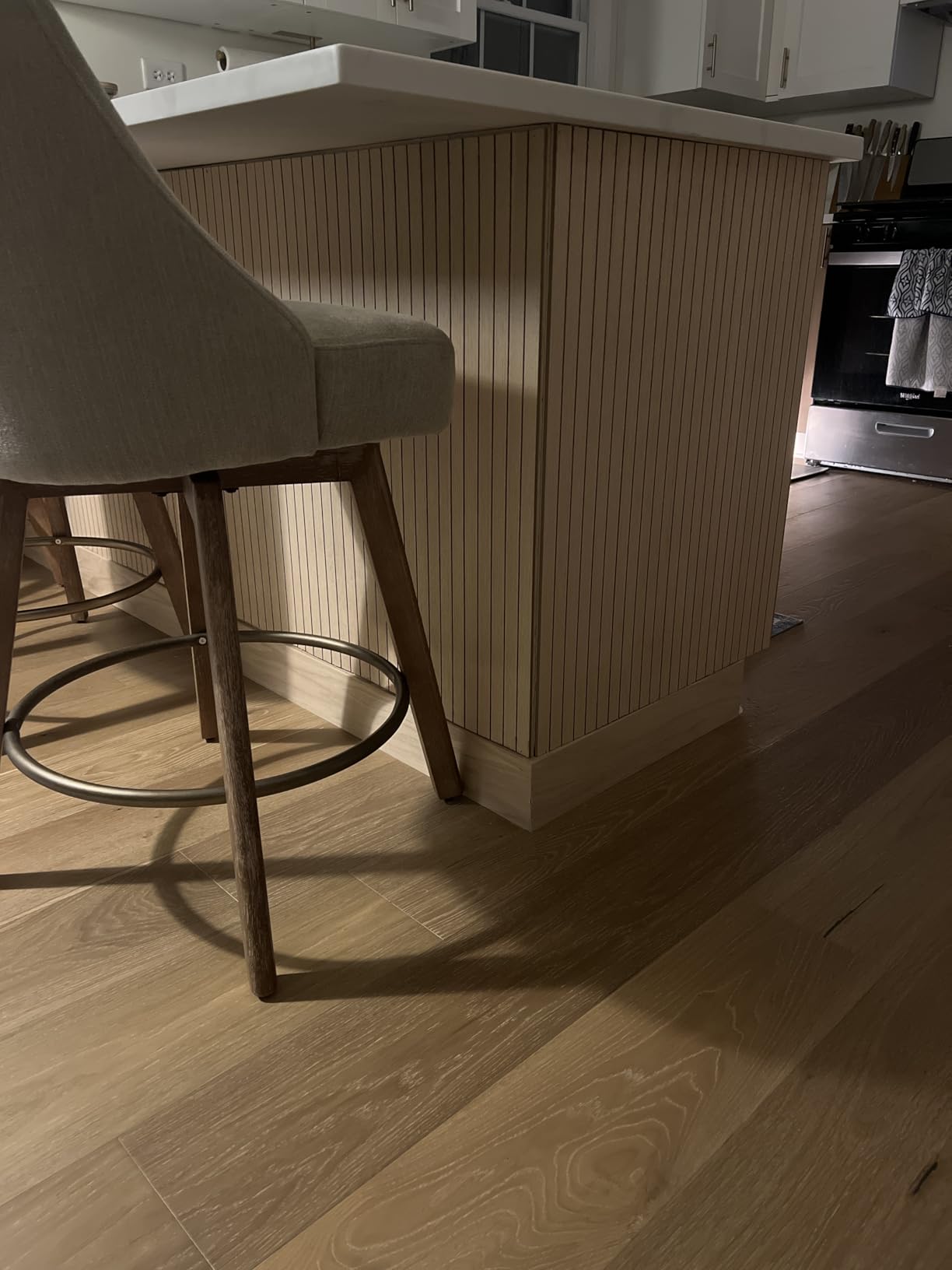Unfinished Red Oak Veneer Flexible Decorative Tambour 1/2