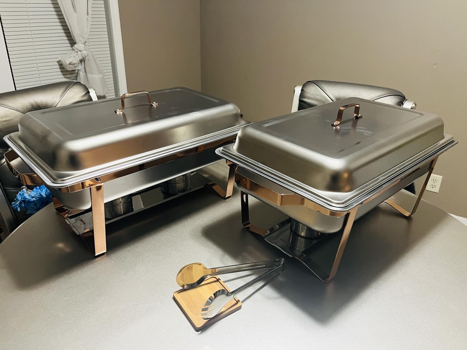VEVOR Chafing Dish Buffet Set, 8 Qt 4 Pack, Stainless Chafer with 4 Full Size Pans, Rectangle Catering Warmer Server with Lid Water Pan Folding Stand Fuel Tray Holder Spoon Clip customer photo 1