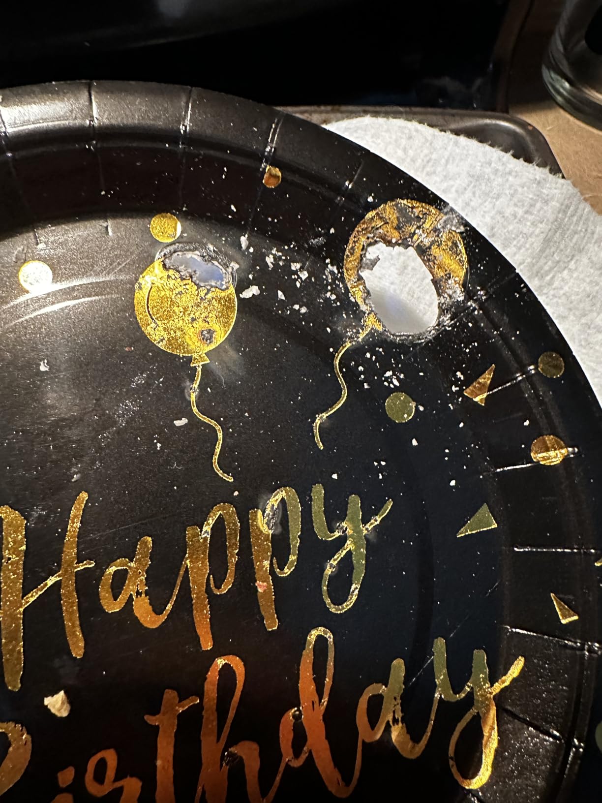 200 pieces of white and gold birthday party supplies, disposable happy birthday tableware set, gold plastic knives, forks, spoons, straws. Birthday themed tray, cup,25Guests(white) customer photo 1