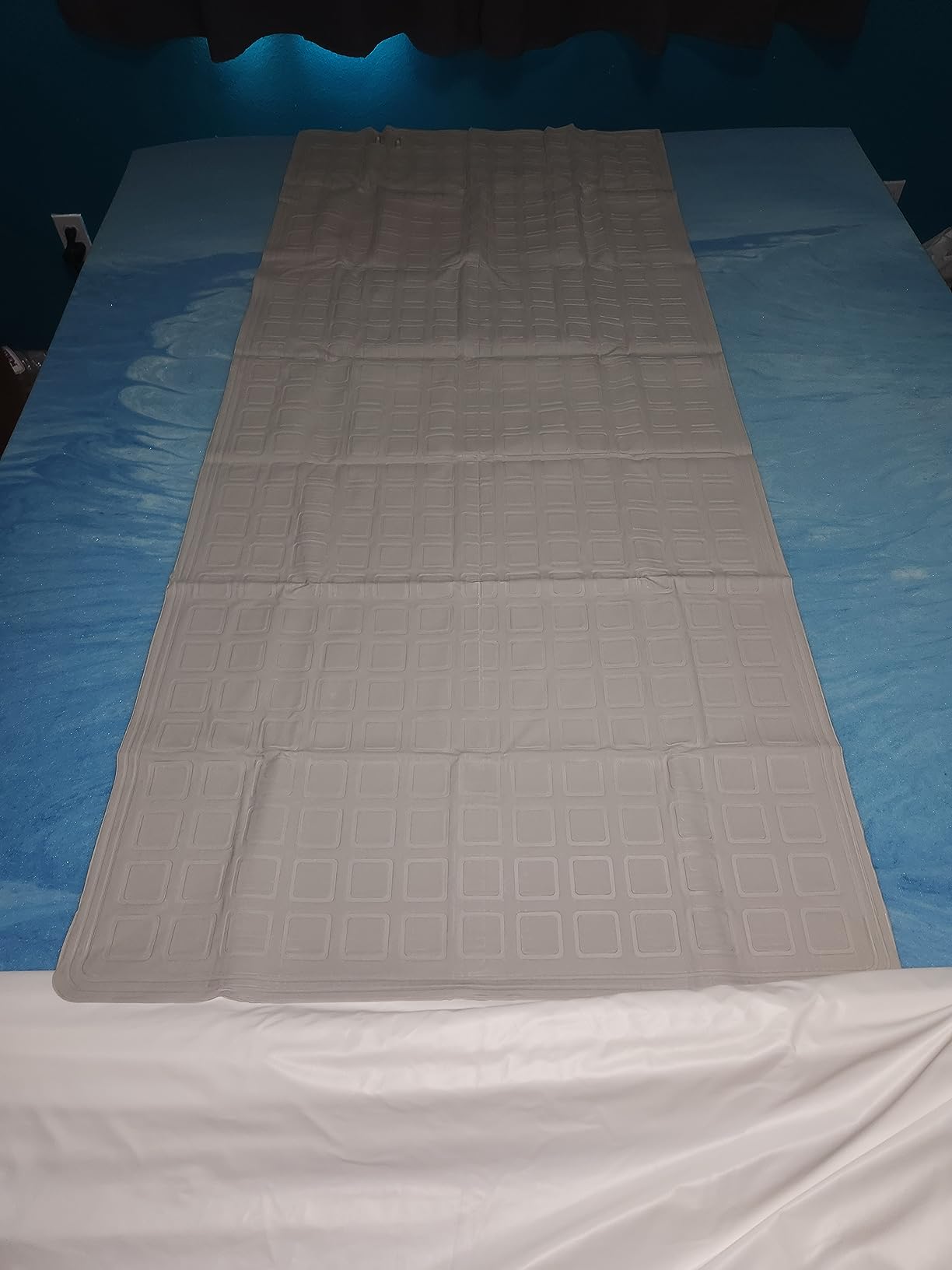 AquaPad Breeze Water Cooling Mattress Pad, 5 YR AquaCoverage, Remote Control, EvapoChill & SuperBlue Technology, Smooth, Hydro Cooled Mattress Topper, Bed Chiller (63x28 (Twin/Twin XL/Half Queen)) customer photo 2