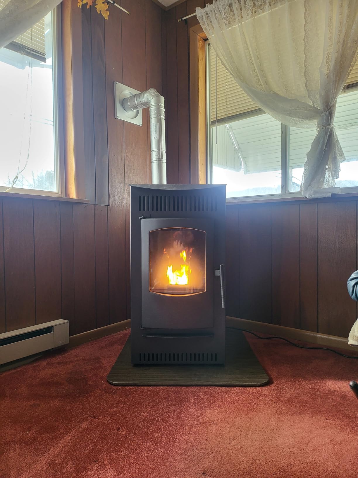 Castle 41278 Serenity Pellet Stove, 1,500 sq. ft. Heating Capability, Smart Controller, 40lb Hopper, Black customer photo 2