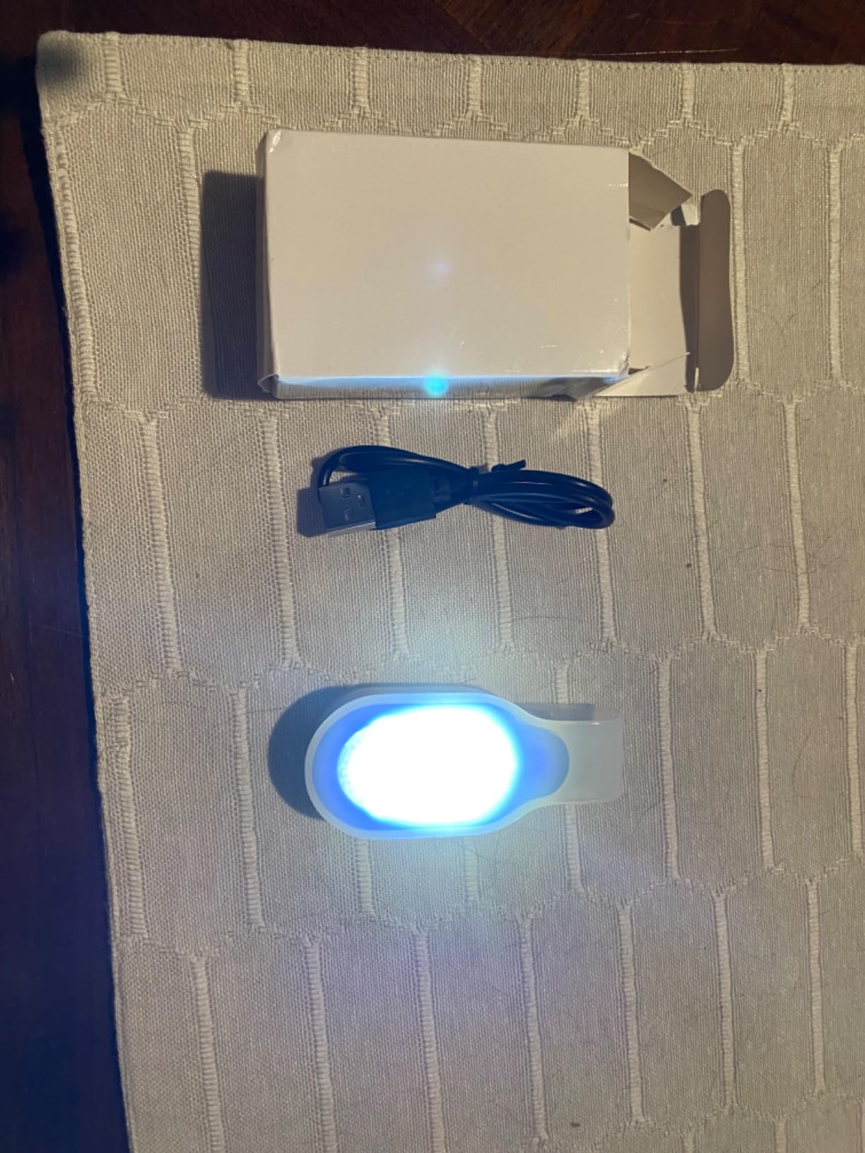 Rechargeable Nurse Light Clip On for Night Shift, Bright Hand-Free Nursing Work Flashlight, Lightweight Nurse Scrub Light for Badge, Emergency Clip-on Flashlight for Travel, Walk, Run (Blue) customer photo 2