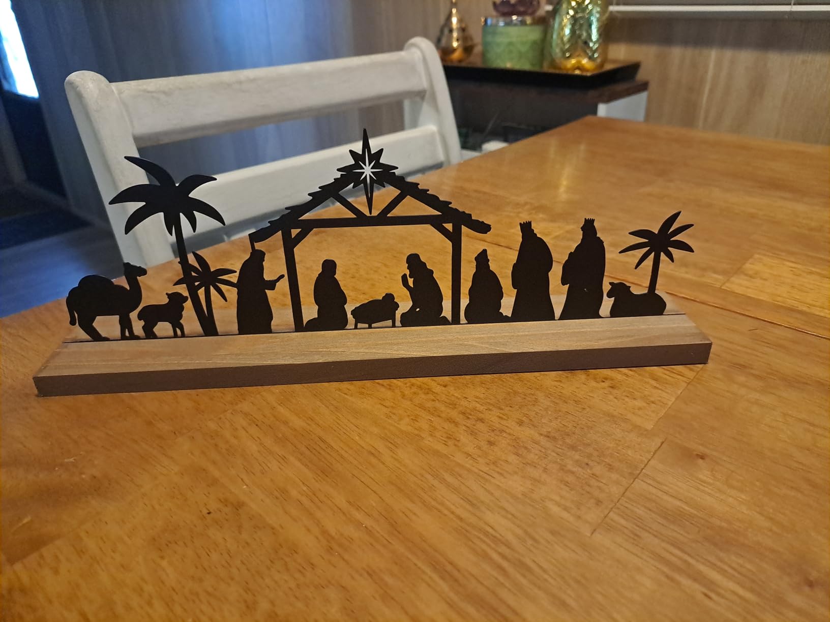Pinkunn Metal Nativity Sets for Christmas Decorations Black Metal Nativity Scene with Wooden Base for Christmas Xmas Home Indoor Office Kitchen Table Shelf Mantel Tabletop Decor(Classic) customer photo 2