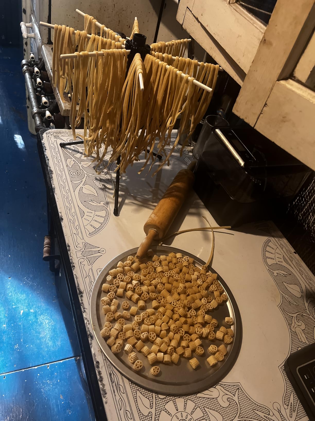 Philips 7000 Series Pasta Maker, ProExtrude Technology 150W, 8 discs, Perfect Mixing Technology, Prepare up to 8 Portions, HomeID App, White, (HR2660/03) customer photo 2