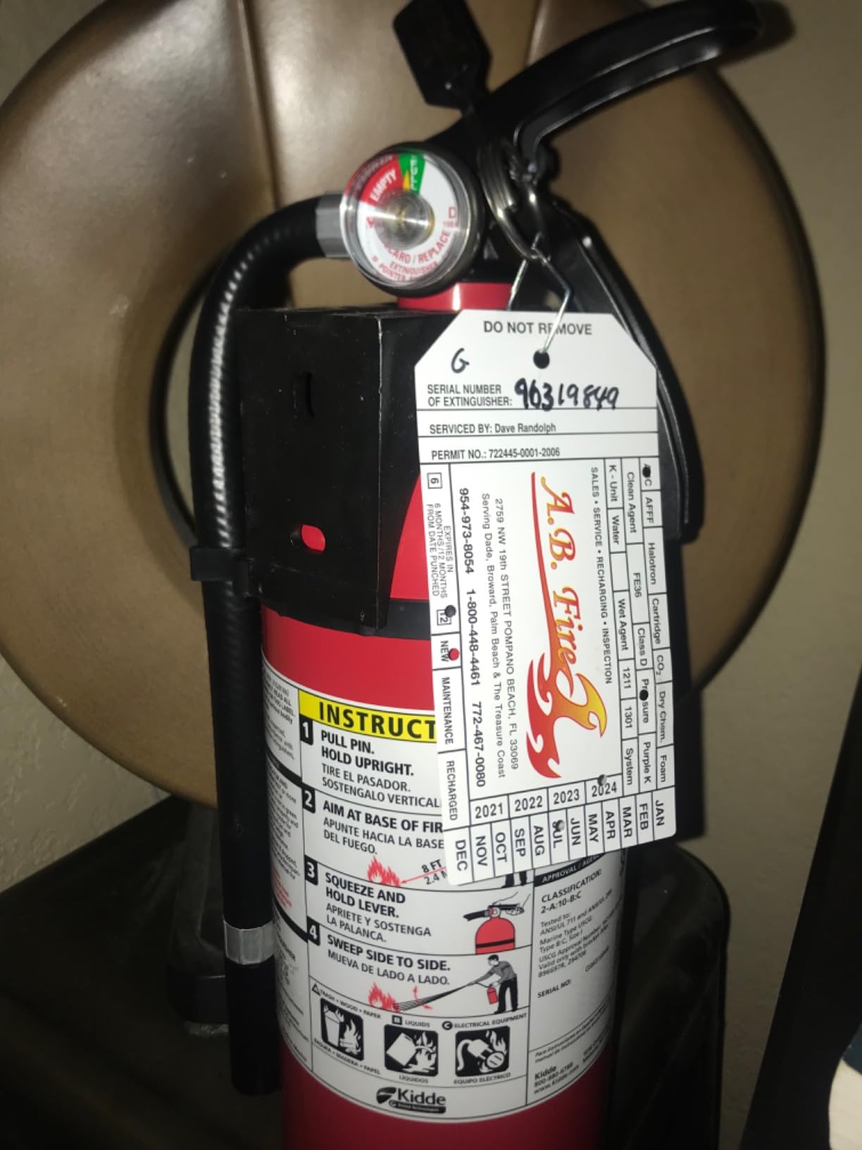 Kidde Full Home Fire Extinguisher, 3-A:40-B:C, KD176-340ABC | Residential Multi-Purpose Extinguisher for Medium to Large Common Household Fires, 5.5 lb. Dry Chemical customer photo 2