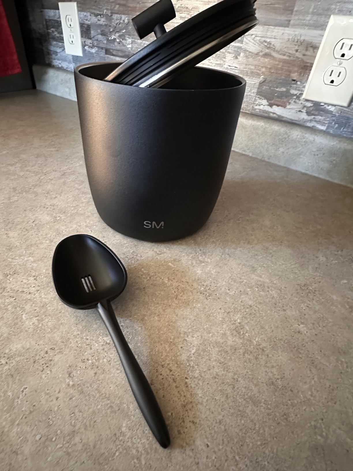 Simple Modern Vacuum Insulated Ice Bucket with Lid and Scoop, Stainless Steel 100oz Capacity for Large Parties, Rocks Collection customer photo 1