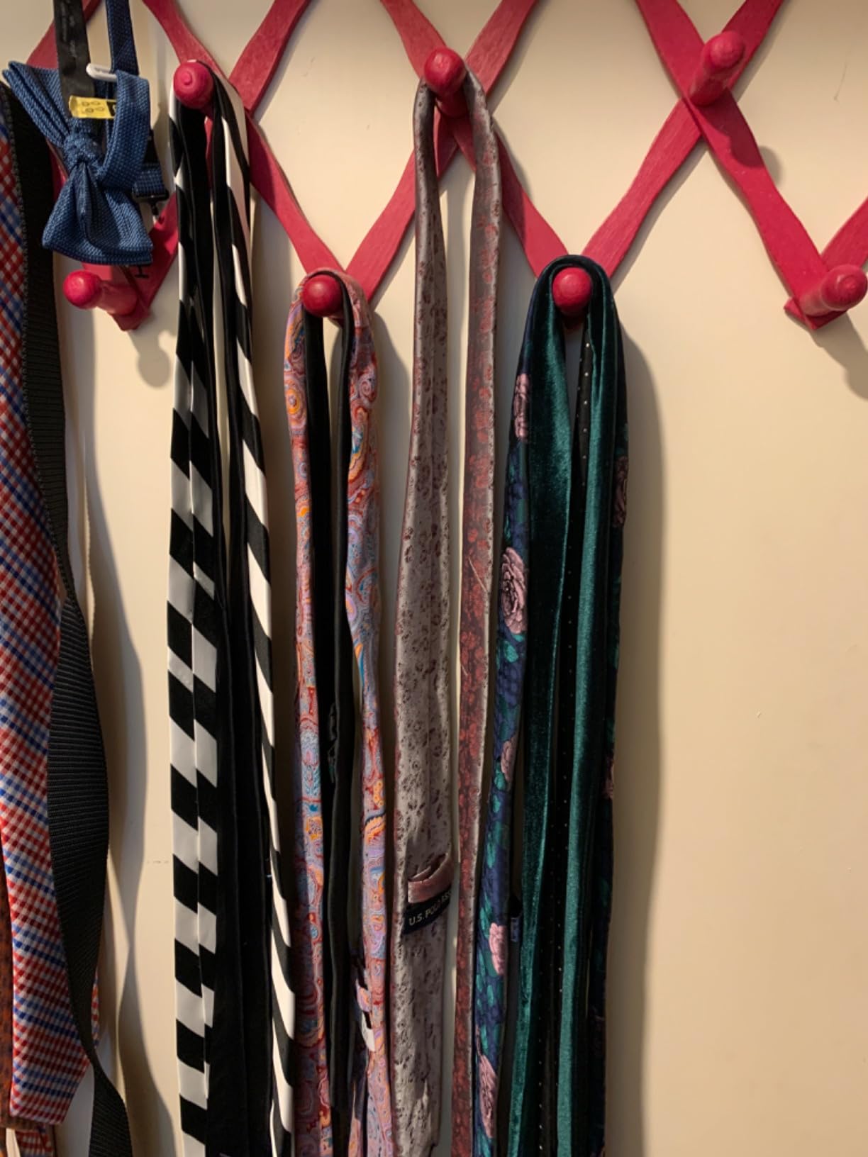 ZEDODIER 2 Pack Tie Hanger, Tie Organizer for Closet, Holds 40 Ties | Tie Rack with 40 Adjustable Hooks, 360° Rotating customer photo 2