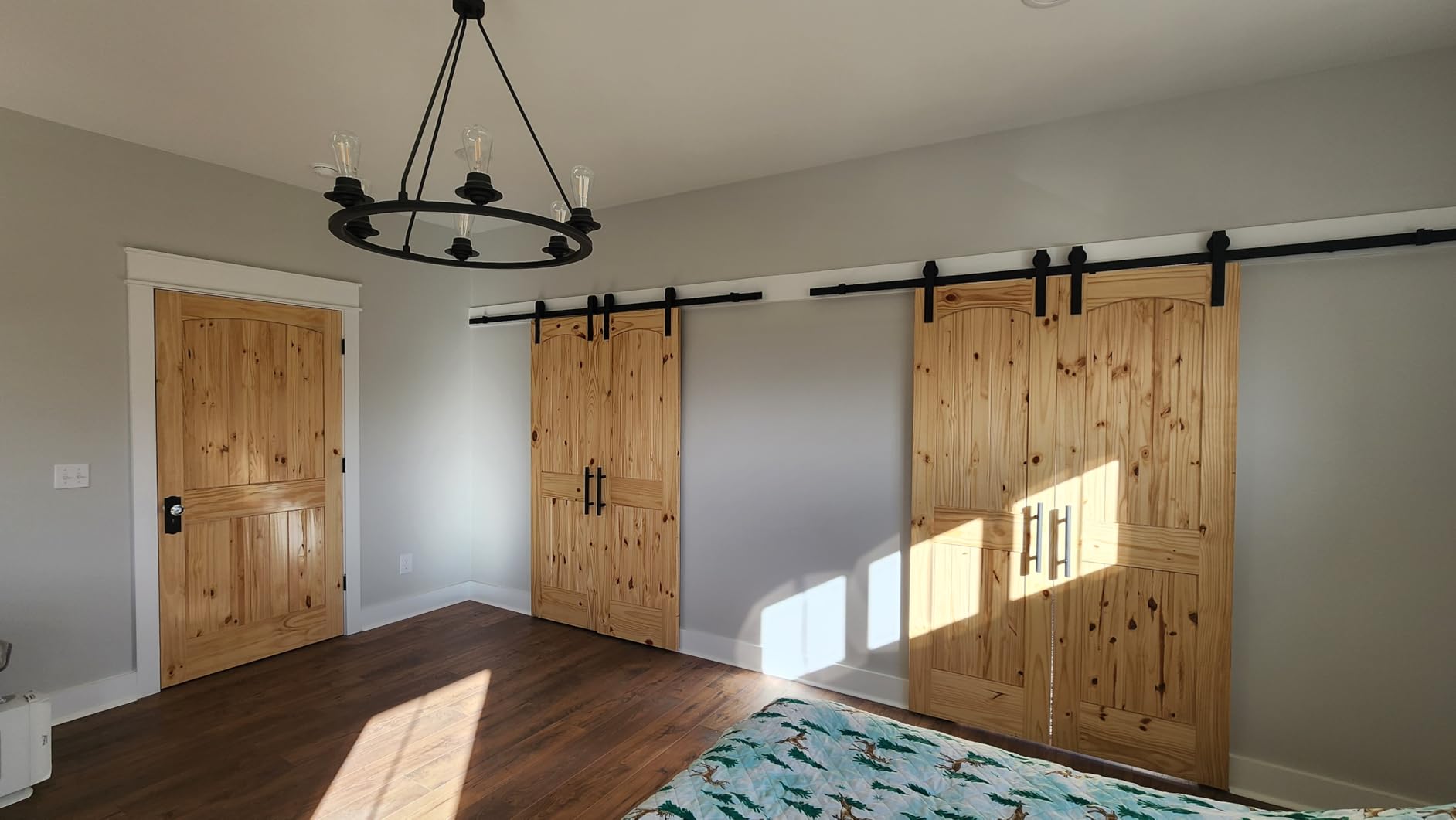 VEVOR 8FT Sliding Barn Door Hardware Kit - 330LBS Heavy Duty Double Door Track, Smooth & Silent Pulley System, Fits 2 Door Panels (3.7-4.3FT Total Wide, 1.3
