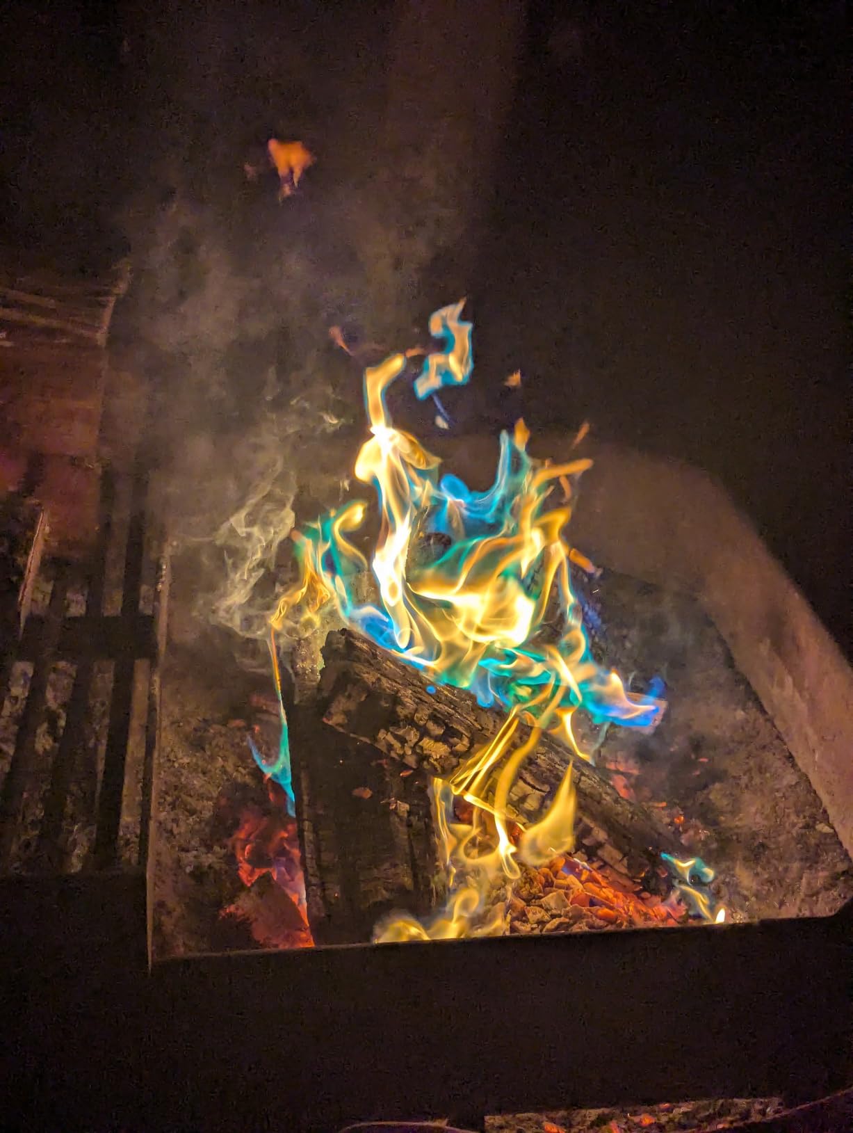 HGD (6 Pack) Magic Campfire Fire Color Changing Packets for Fire Pit, Indoor/Outdoor Fireplace, Bonfire - Rainbow Magical Flame, Camping Accessory, Compatible with Wood customer photo 1