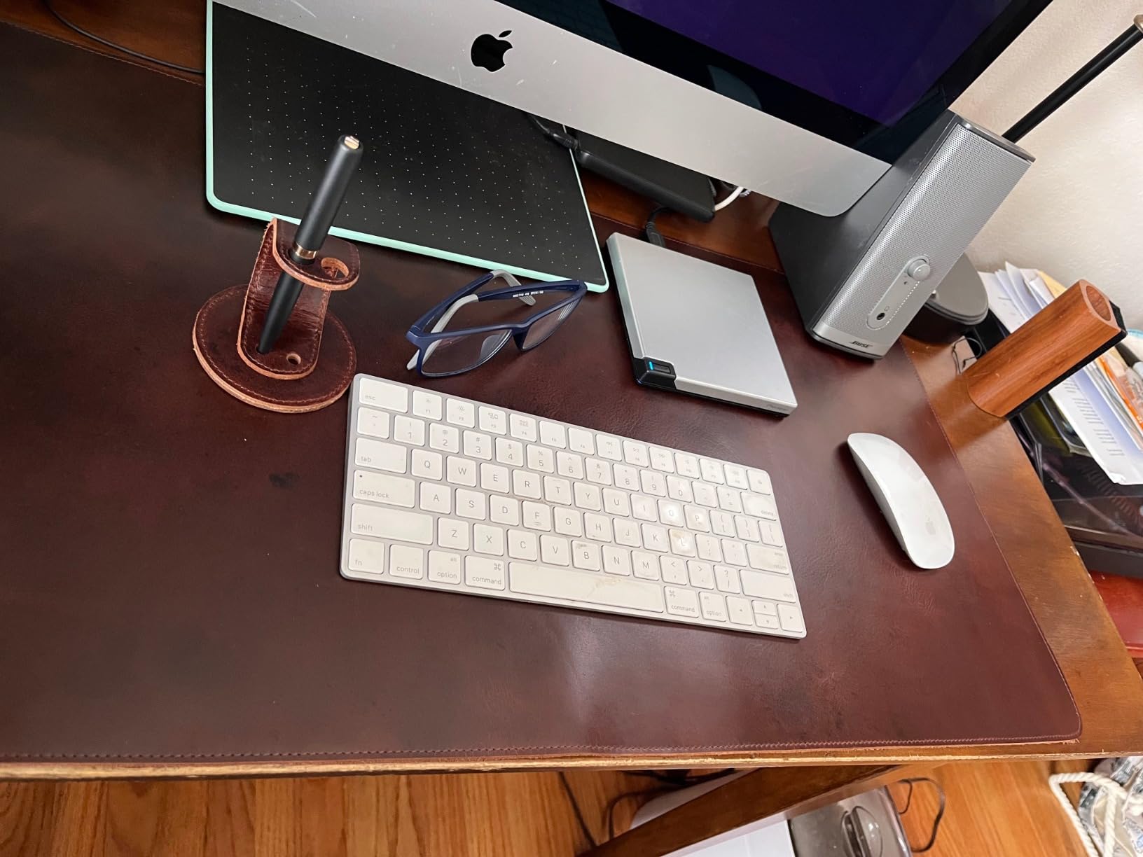 moonster 100% Full Grain Buffalo Leather Desk Pad with Ballpoint Pen & Pen Holder - 31 x 16 in Office Desk Mat, Large Mouse Pad, Non-Slip Desk Blotter, Laptop Table Protector, Desk Cover for Work customer photo 2
