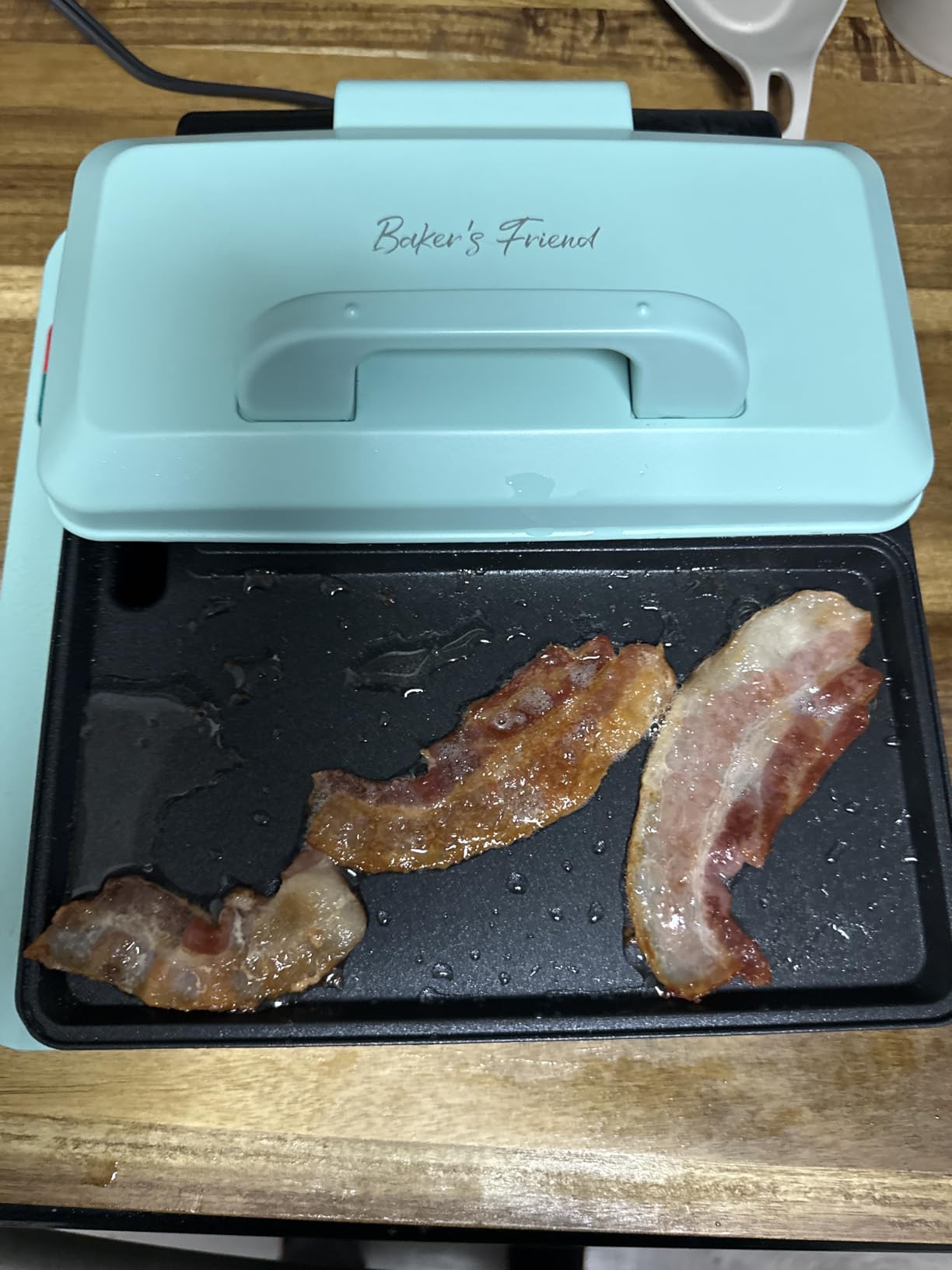 Baker's Friend Breakfast Sandwich Maker, Nonstick Electric Griddle & Grill Combo, 3 in 1 Breakfast Station, Make Egg Muffin Sandwiches Burgers Hot dogs & Pancakes, Includes Burger Press, Tong & Brush customer photo 1