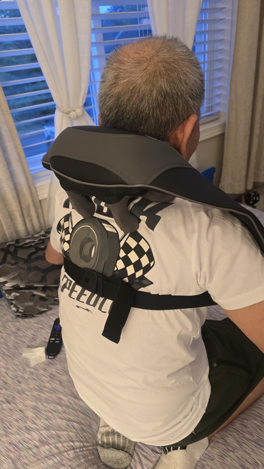 Snailax 4D Cordless Neck and Shoulder Massager with Heat and Kneading | 2 Shiatsu Modes, 3 Speeds, 2 Heat Levels, Large-Capacity Battery, 100-Min Runtime, Hands-Free Strap, Washable Sleeve customer photo 2