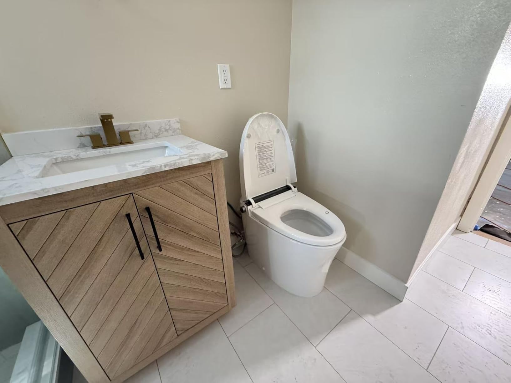 CANEST Smart Toilet with Bidet Built in, ADA Comfort Height, Intelligent Temp Control, Foot Sensor Operation, Warm Water, Heated Seat, Air Dryer, Digital Display (TC-100GE) customer photo 2