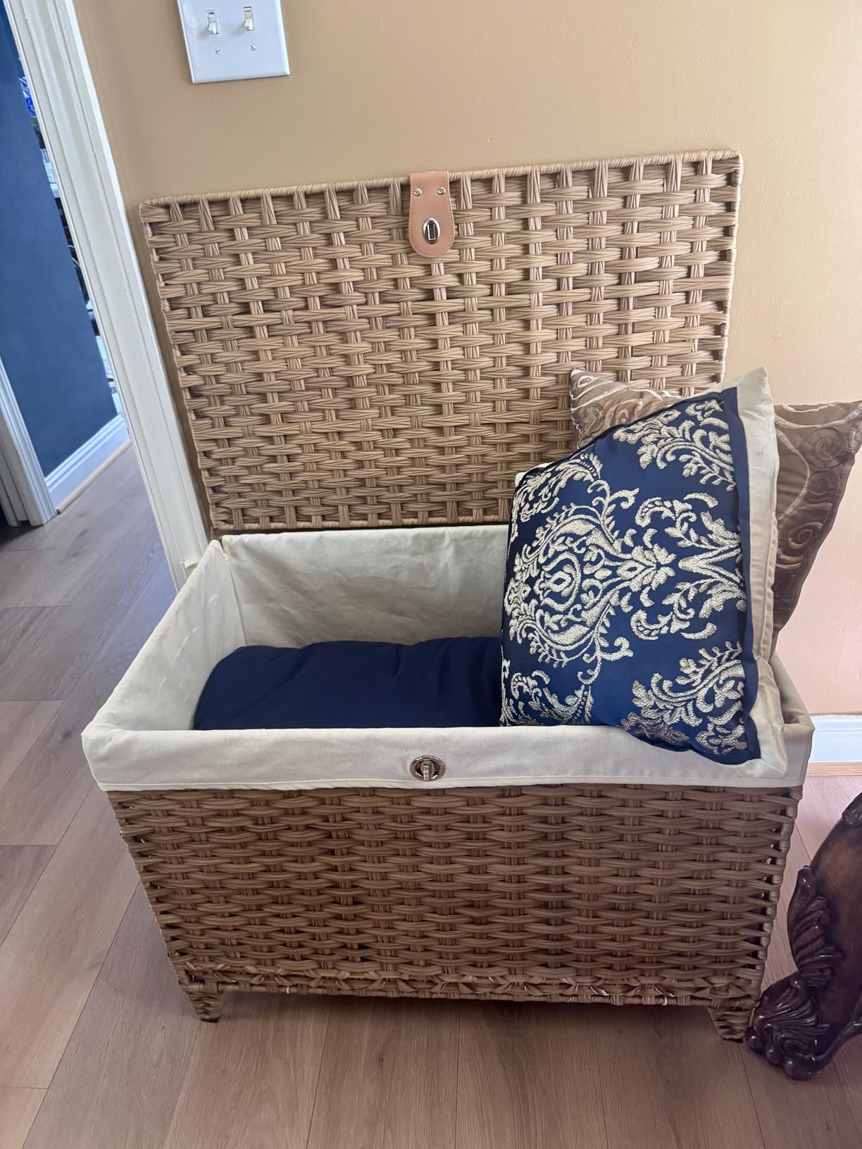 Wicker Storage Basket with Lid, 160L Shelf Basket with Removable Liner Bag | Rattan-Inspired Woven Design, Elevated Feet, Storage Trunk for Wardrobe, Bedroom & Home Organization customer photo 2