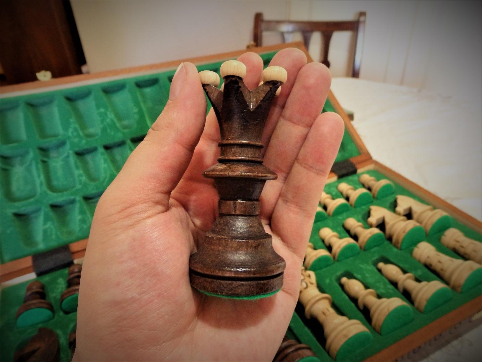 Wegiel Imperator 21-Inch Luxury Wooden Chess Set for Adults and Kids - Handcrafted from Premium Beech and Birch Wood - Unique Folding Design with Chess Piece Storage, Brown customer photo 1