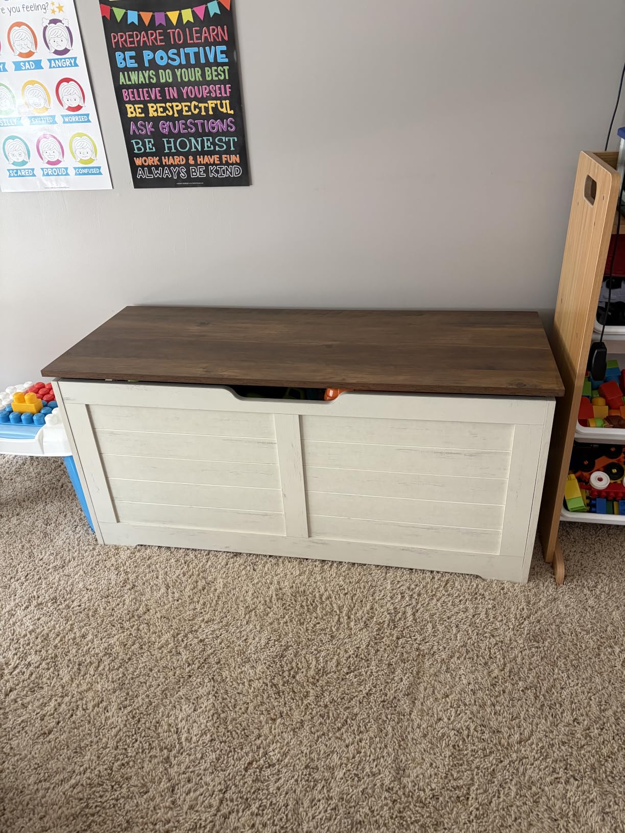VASAGLE Storage Chest, 39.4 Inches Width Bench with 2 Safety Hinges | Farmhouse Style, for Entryway, Bedroom, Living Room, Honey Brown, SOFIE Collection ULSB061K01 customer photo 2