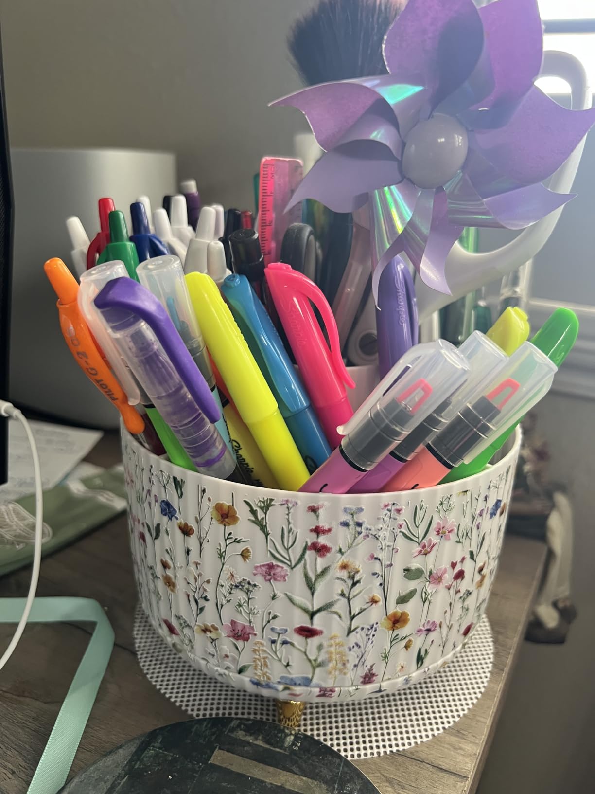 SKYDUE 360 Degree Rotating Desk Organizer, Pencil Pen Holder for Desk | Rotating Pen Organizer with 5 Slots, Office Supplies, Desk Organizer, Art Supply Pencil Cup for Office, School, Home customer photo 1