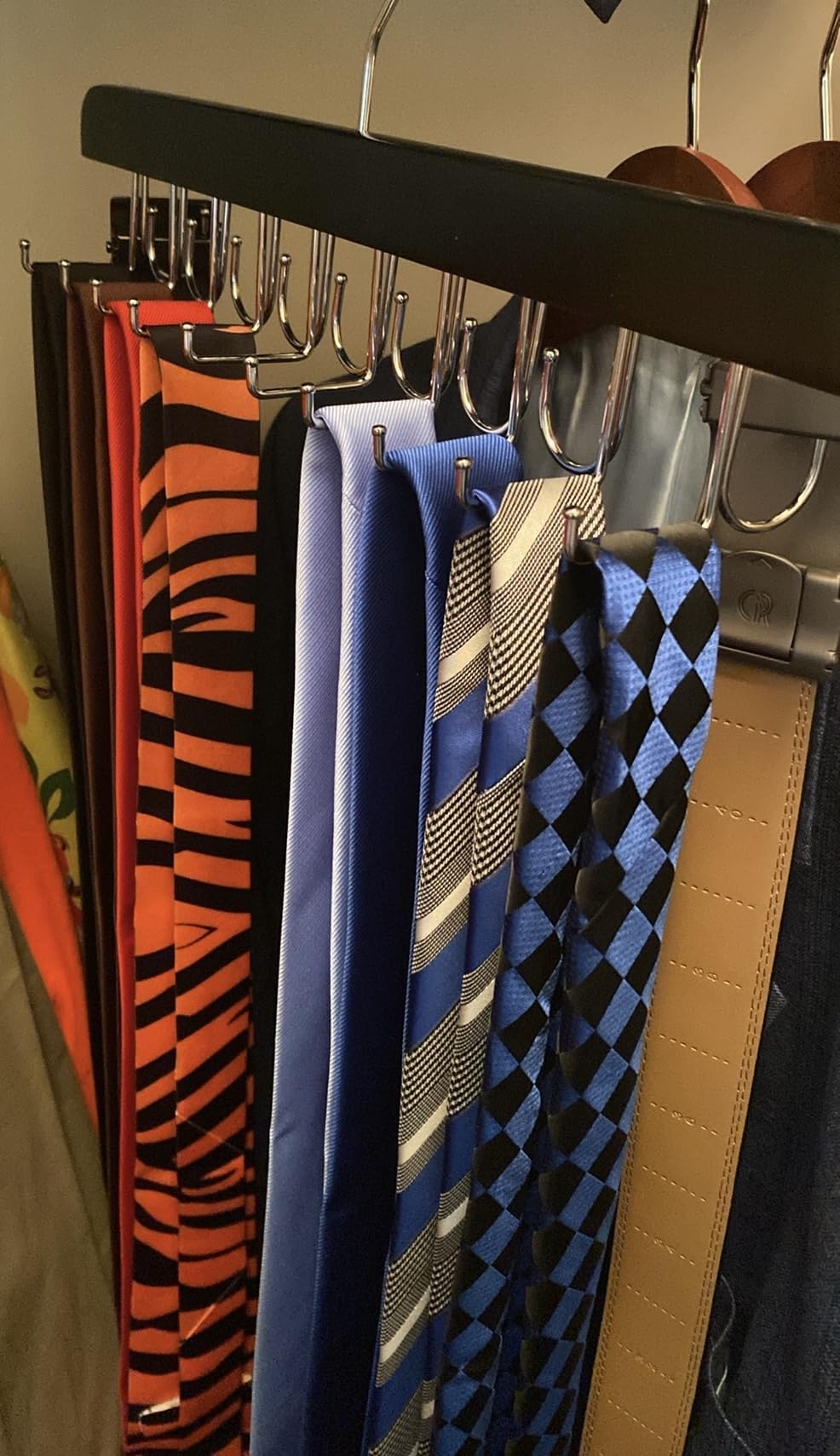 TOPIA HANGER 20 Hooks 2 in 1 Belt Tie Hanger for Closet Max 30 Belts with 30 Ties Capacity, Belt Tie Racks Wooden Hanger for Closet Organizer Storage customer photo 1