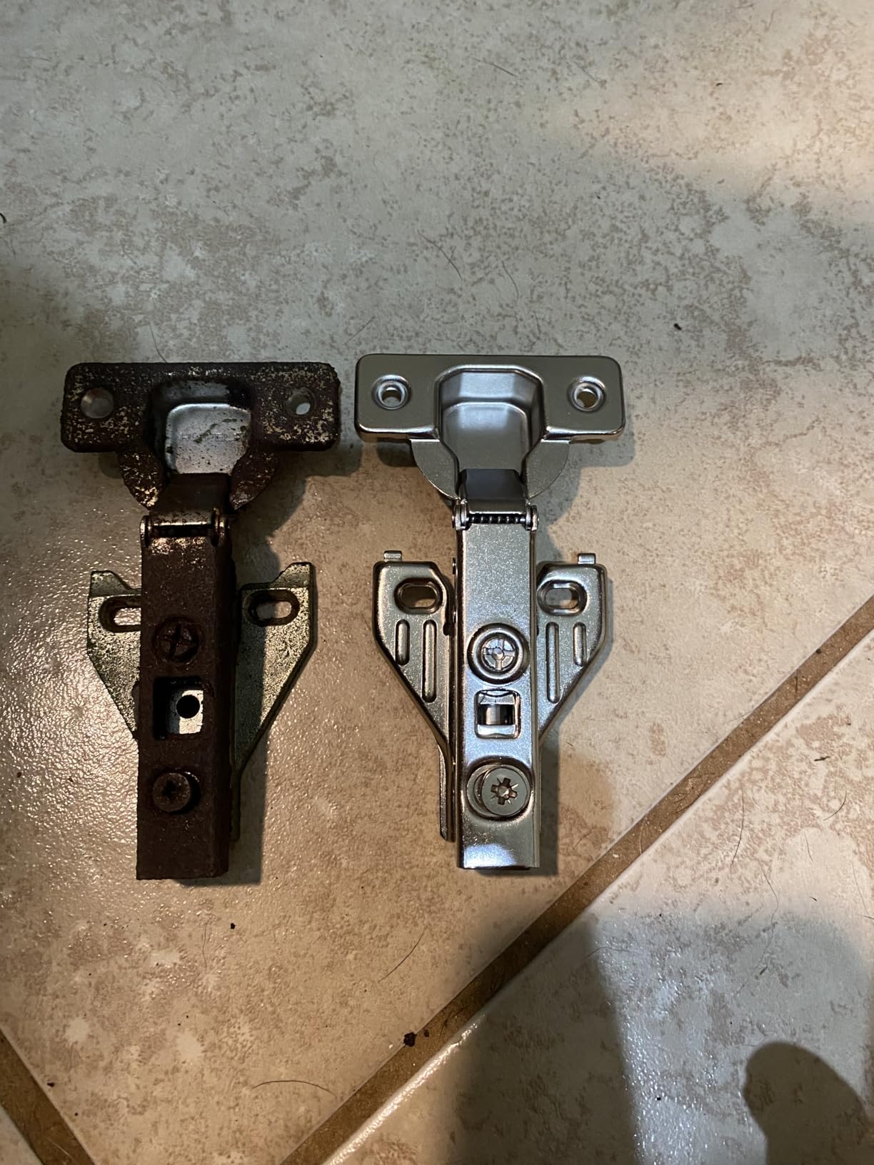 Ravinte Full Overlay Cabinet Door Hinges, 105 Degree, 2 Packs 1 Pair | Satin Nickel, Soft Close Motion, Concealed Cabinet Fit, Solid Adjustable Kitchen Cabinet Hinges, for Face Frame Cabinet customer photo 1