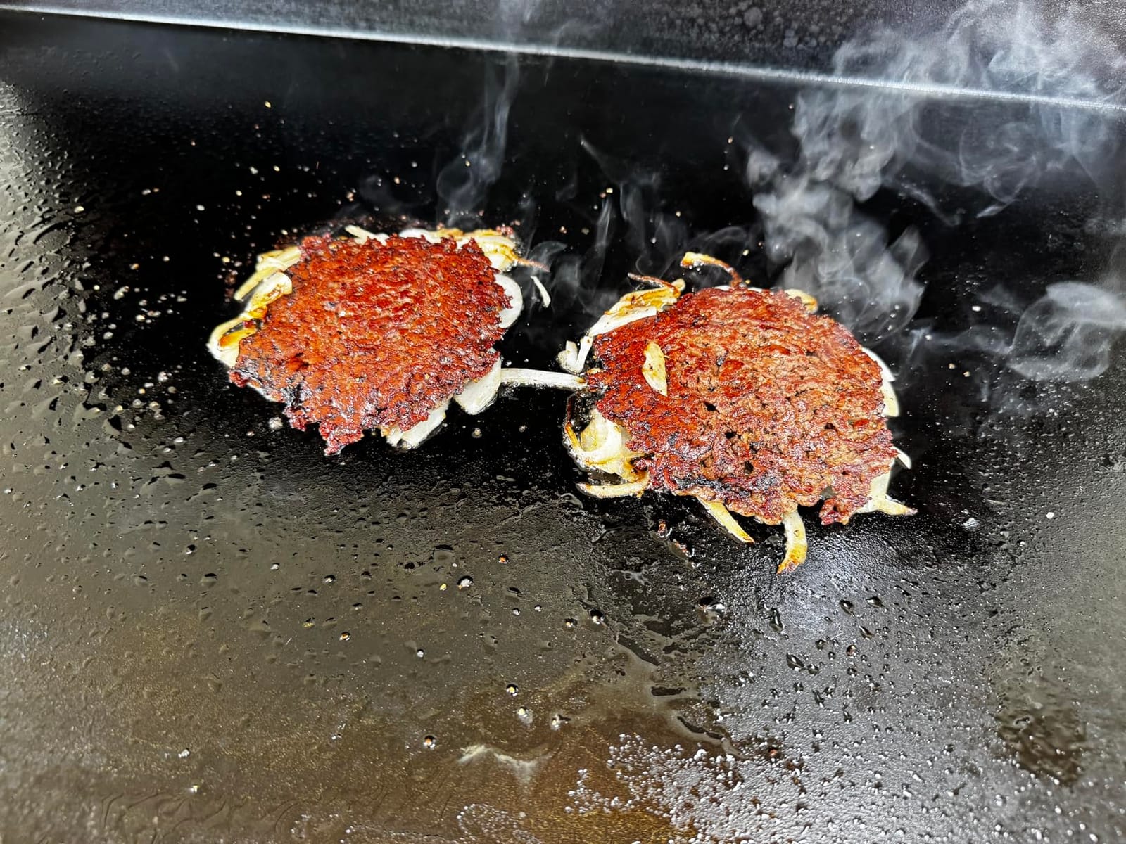 Traeger Flatrock 3 Zone Griddle, 594 Sq In, TruZone, EZ Clean Grease Keg customer photo 2