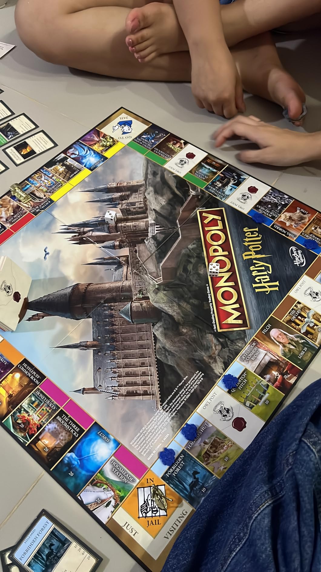 Hasbro Gaming Monopoly Harry Potter Edition Board Game | A Magical Adventure at Hogwarts | Ages 8 and Up | 2 to 6 Players | Family Games | Gifts for Kids and Adults customer photo 1