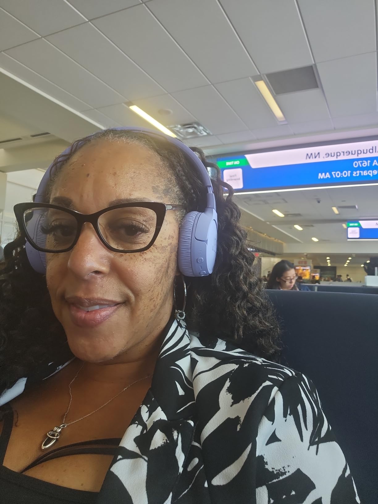 JBL Tune 670NC - Wireless On-Ear Headphones - Black | Adaptive Noise Cancelling with Smart Ambient, Bluetooth 5.3 with LE Audio, JBL Pure Bass Sound customer photo 2