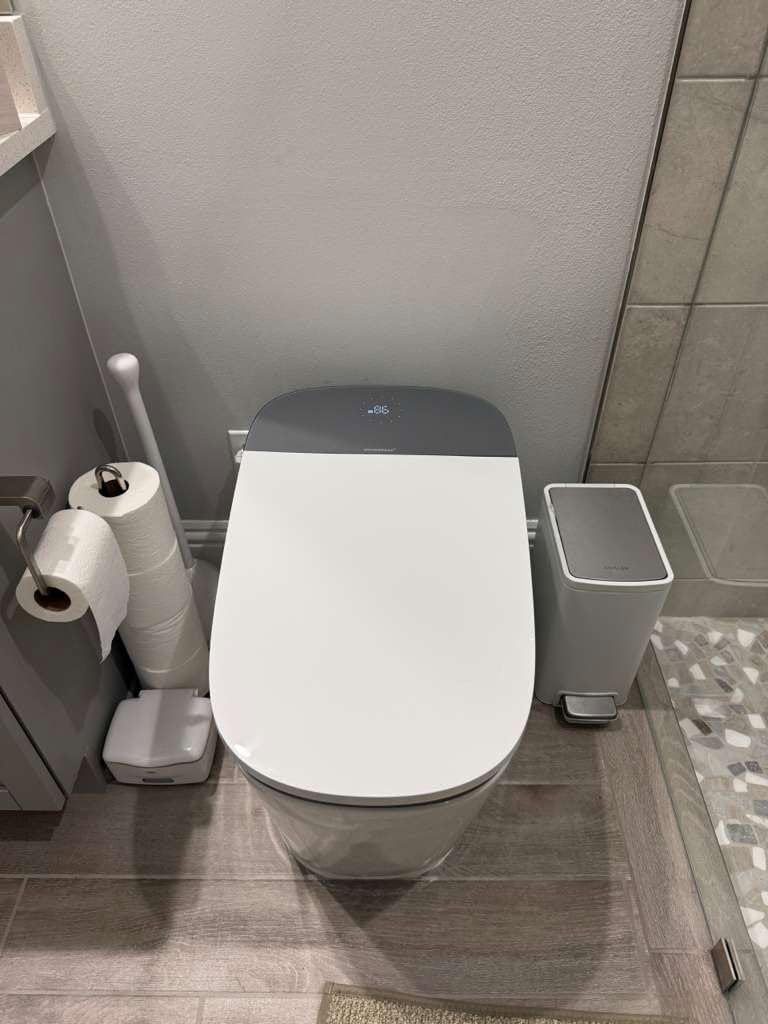WOODBRIDGE Smart Toilet with 1000g MaP Flush Score and Foam Shield (B0930S), Auto Open/Close, ADA Comfort Height, Auto Dual Flush, Moving Air Dryer, Foot Sensor and Blackout Flush, Heated Seat customer photo 2