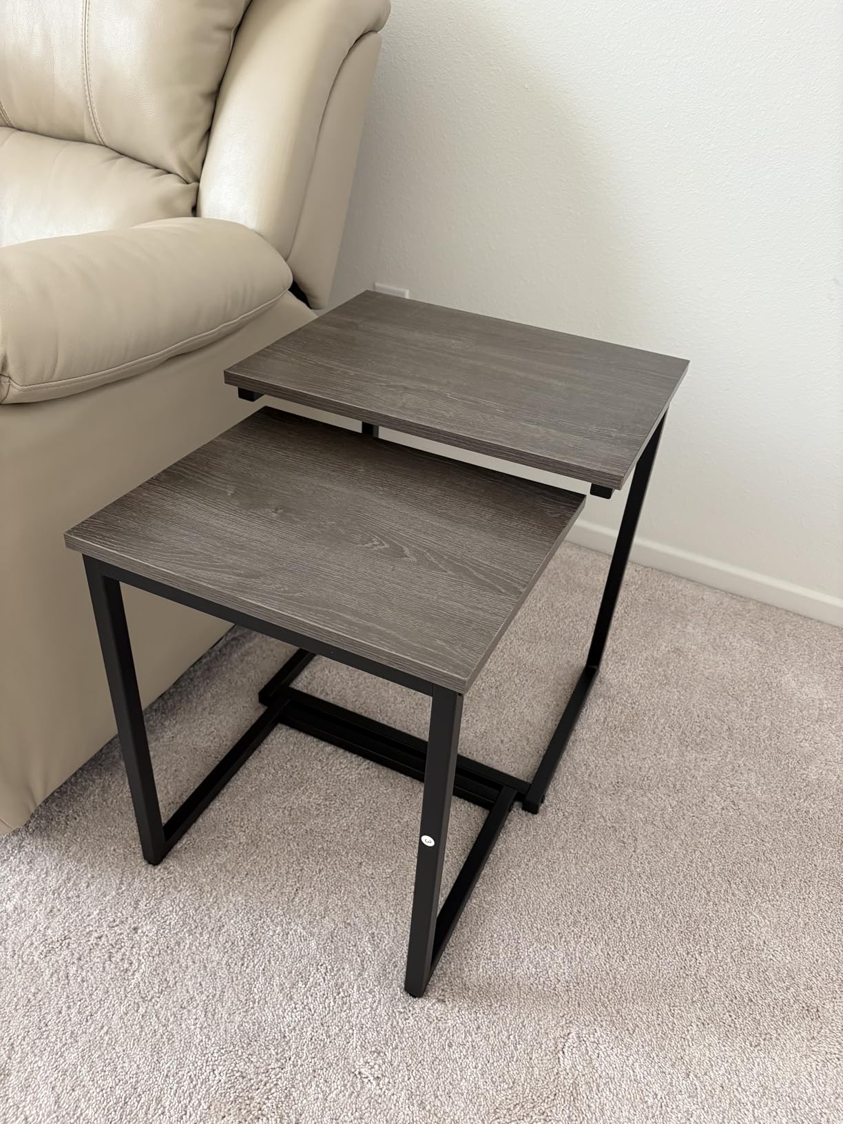 GIANTEX Nesting Coffee Table Set of 3, Stackable Square End Table, Oak, Wood Grain Tabletop, Heavy-Duty Metal Frame, Farmhouse C-Shaped Accent Table for Small Space, Living Room, Bedroom customer photo 2
