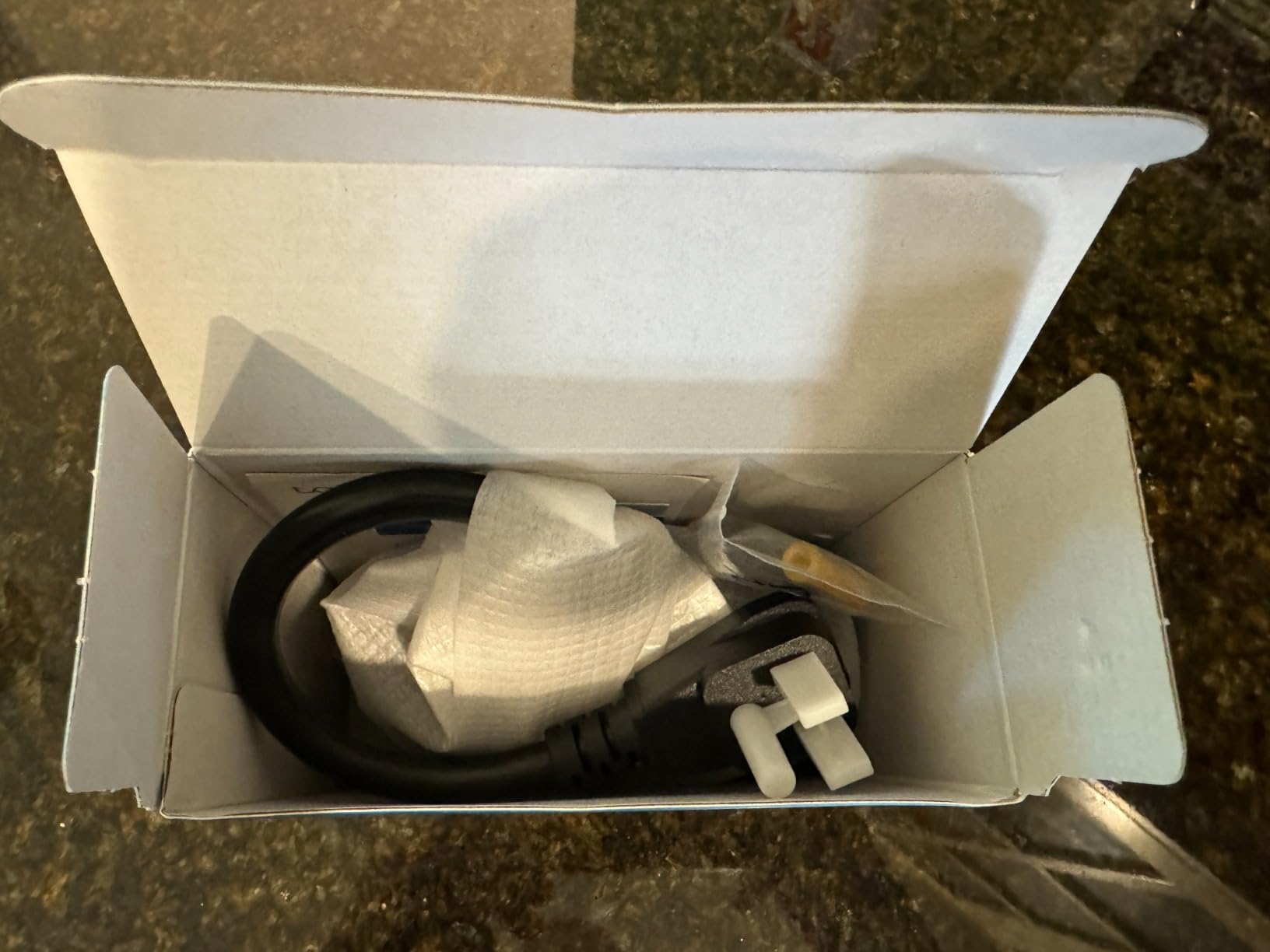 Tapo Matter Outdoor Smart Plug, 2 Individual Outlets, P400M | IP65 Weather Resistance, Works with Apple Home, Alexa, Google Home, Long Wi-Fi Range, 2.4G Wi-Fi Only, ETL Certified customer photo 2