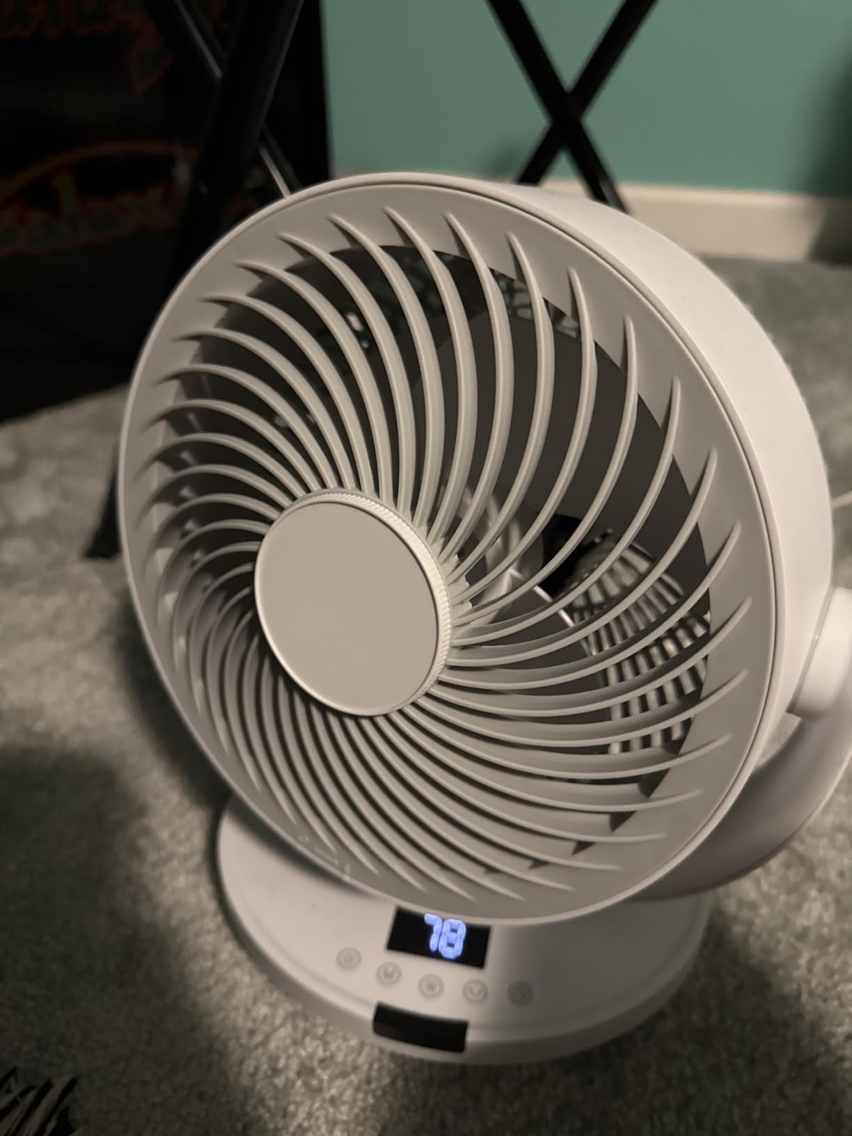 DREO Fan for Bedroom, Desk Air Circulator Fan with Remote, 11 Inch Table Fans for Whole Room, 65ft Powerful Airflow, 120° Vertical Manual +90° Oscillating, 4 Speeds, 8H Timer, 25dB Quiet Fan, Home customer photo 1