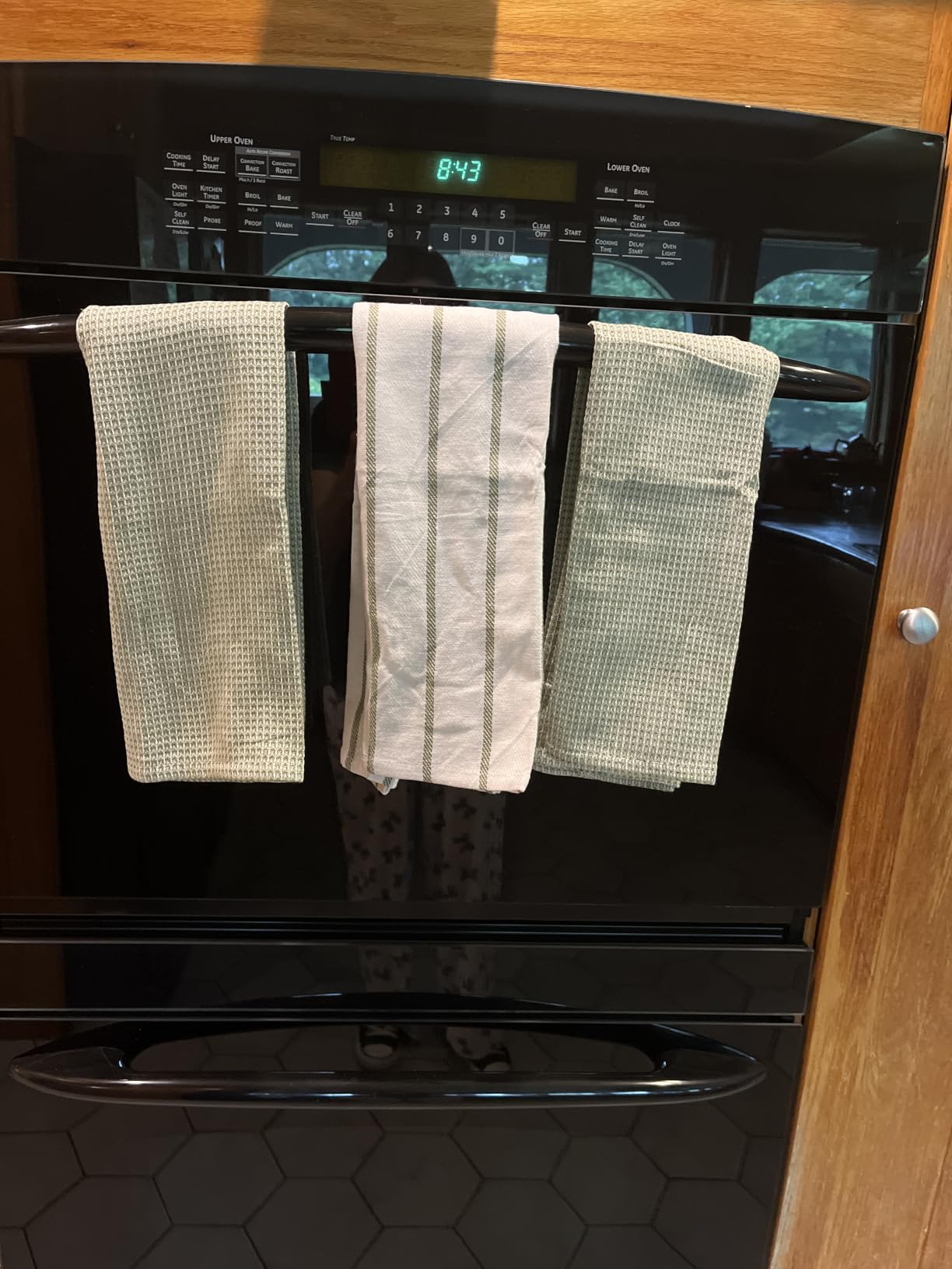 LANE LINEN Kitchen Towels and Oven Mitt Set 20 Pc - Lint Free Cotton Dish Towels for Kitchen Drying, Cozy Terry Dish Rags, Flour Sack Towels for Sourdough Bread Proofing & Quilted Pot Holders - Grey customer photo 2