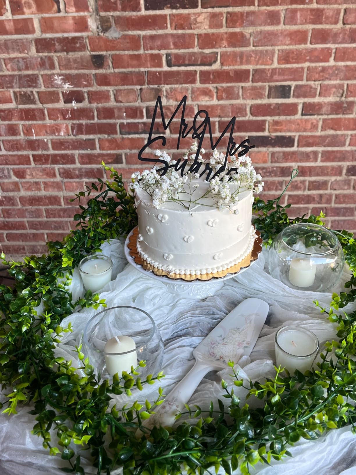 Gomakren White Wedding Cake Stand for Smaller Than 10 Inch Cakes, Vintage | Porcelain Cake Plate, Vintage Floral Emboss Design, Multi-Scene Dessert Serving Party Display, for Party Birthday Baby Shower customer photo 1
