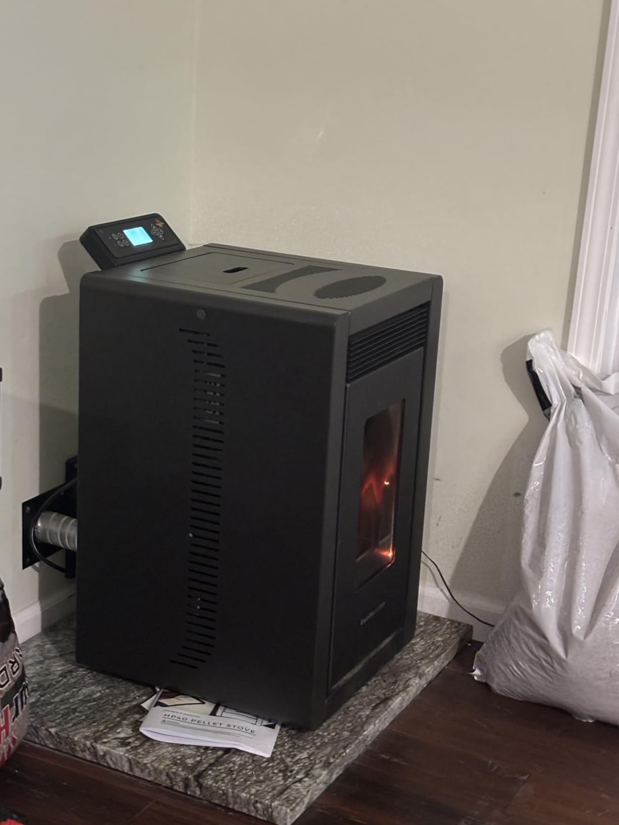 ComfortBilt HP40 Alpine Pellet Stove, 1,500 sq. ft., 25 lb. Hopper, Black customer photo 1