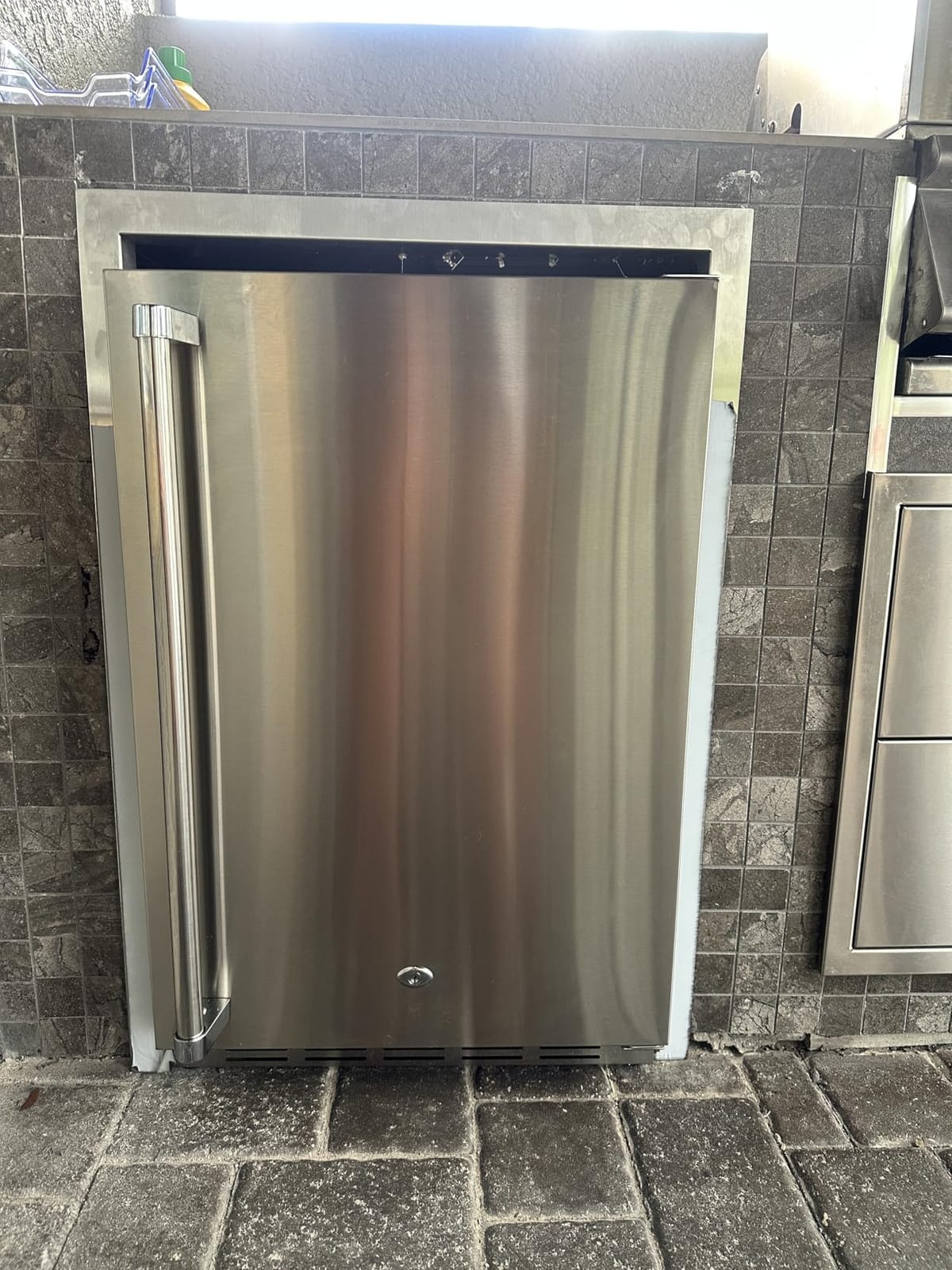 21 Inch Outdoor Refrigerator, Weather Proof Stainless Steel Beverage Beer Cooler Under Counter Fridge, Indoor/Outdoor Refrigerator with 3 Shelves for Patio Kitchen and Commercial Use customer photo 2
