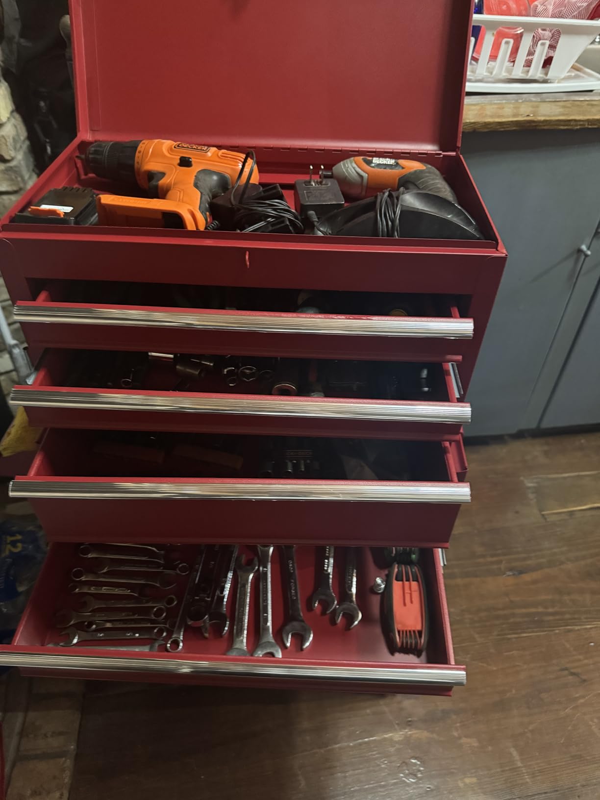 Winado 4-Drawer Rolling Tool Chest, 2-in-1 Large Storage Toolbox, Red customer photo 2