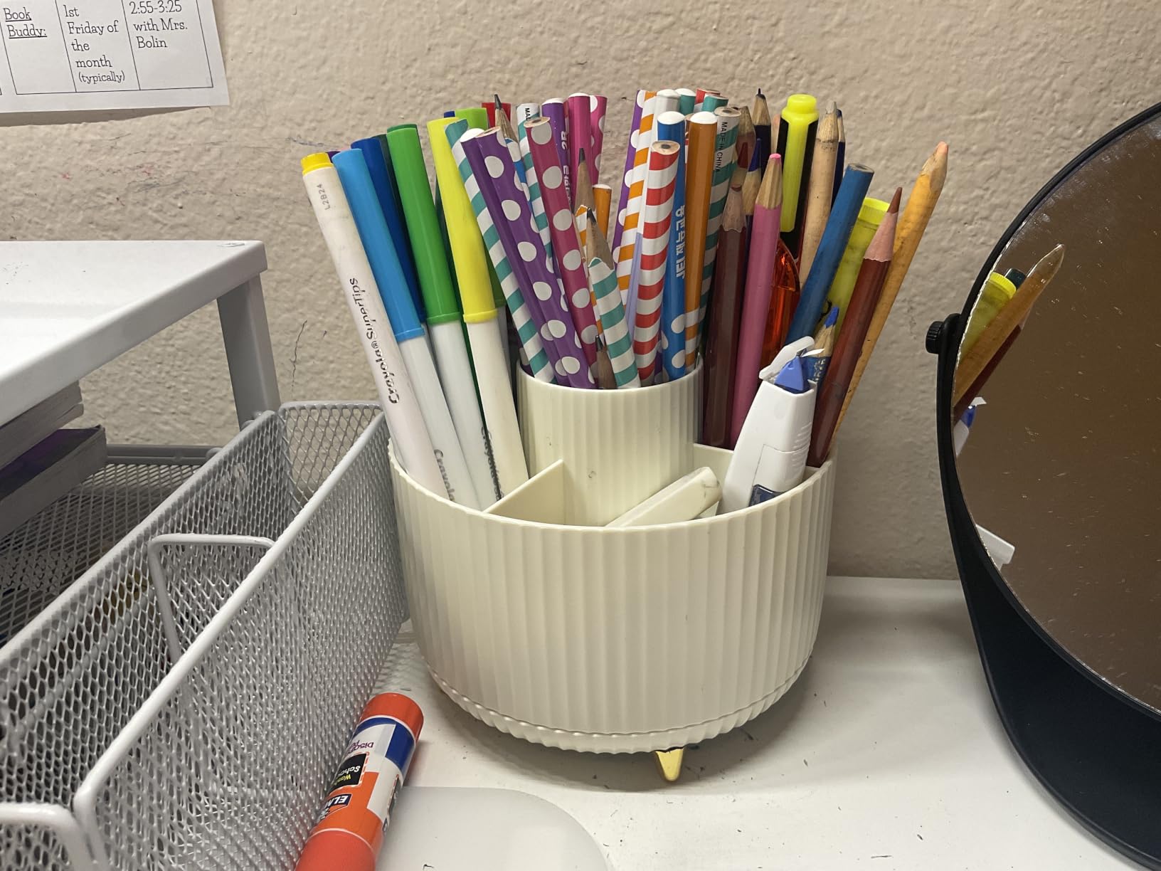 SKYDUE 360 Degree Rotating Desk Organizer, Dual-Purpose Pencil Pen Holder for Desktop, Rotating Desk Pen Organizer with 5 Slots, Pencil Cup for School, Home, Office Supplies (Bean Green) customer photo 1