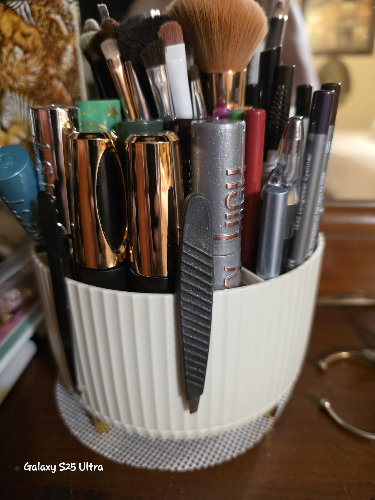 SKYDUE 360 Degree Rotating Desk Organizer, Dual-Purpose Pencil Pen Holder for Desktop, Rotating Desk Pen Organizer with 5 Slots, Pencil Cup for School, Home, Office Supplies (Bean Green) customer photo 2
