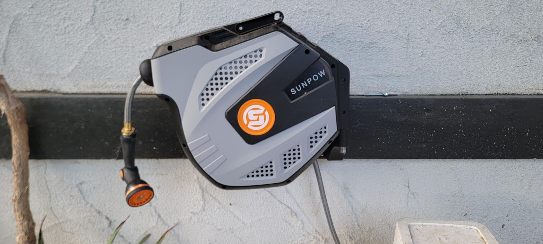 SUNPOW Retractable Garden Hose Reel - 1/2 inch x 50ft Heavy Duty Wall Mounted Hose Reel with 3/4 inch Brass Fitting & 10 Sprayer Nozzle - Any Length Lock, Auto Rewind System, 180°Swivel Bracket- Grey customer photo 1