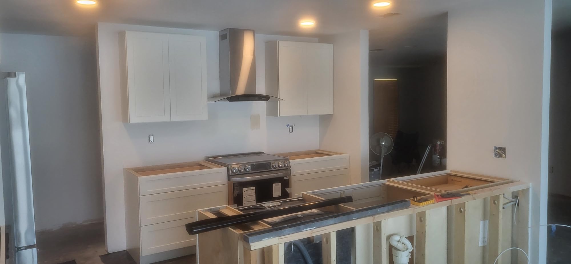 36 inch Wall Mount Range Hood Tempered Glass 900 CFM, Voice/Gesture/Touch Control, Stainless Steel Kitchen Hood Vent with 4 Speed Exhaust Fan, Adjustable Lights, Memory Mode customer photo 1
