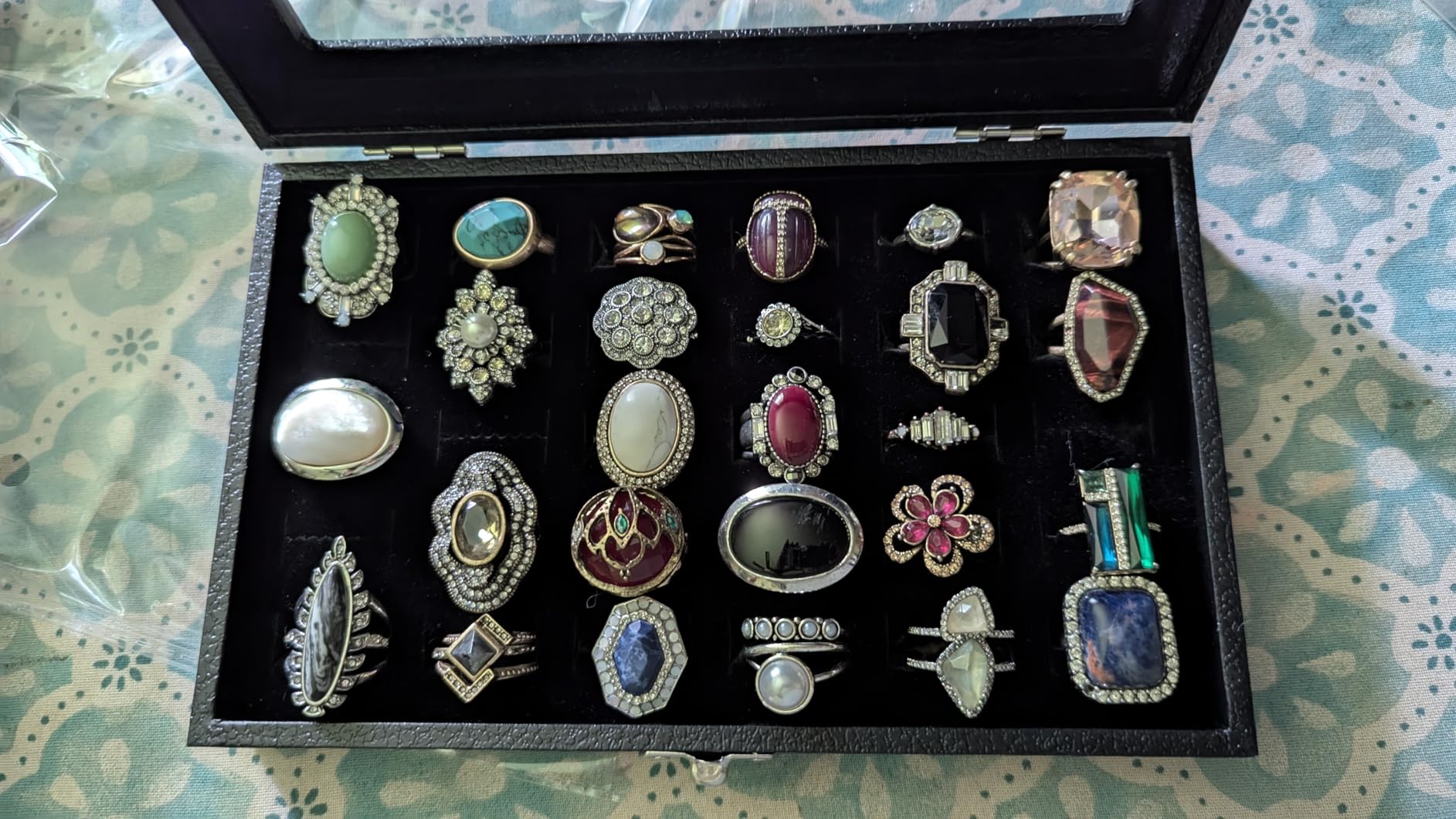 Kanwoder Ring Organizer Box for Jewelry, Rings Cufflinks Storage Case, Small Jewelry Box for Travel, Pretty Gifts for Girls, Black (30 Slots) customer photo 2