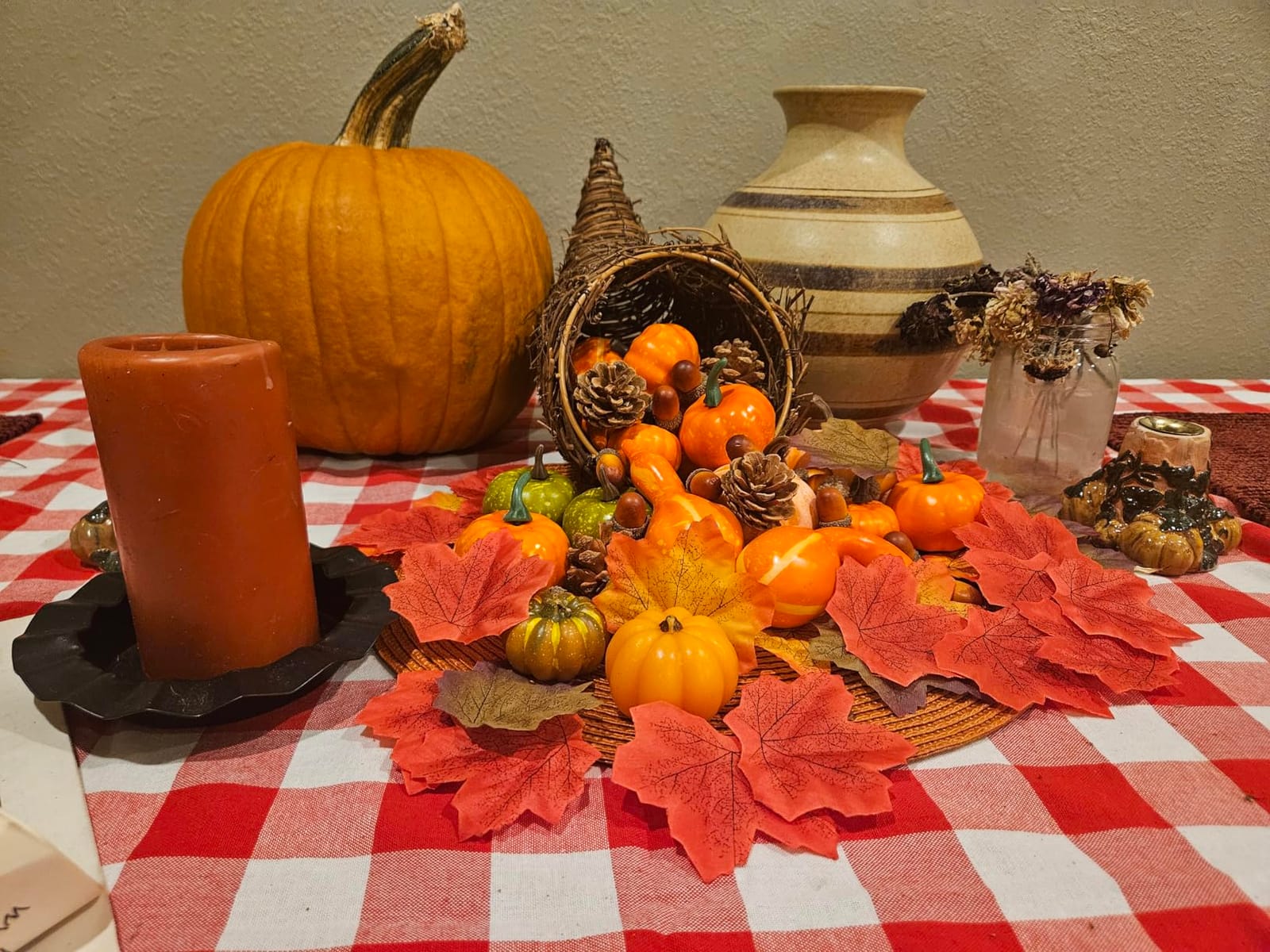 Fall Cornucopia Basket Fall Table Centerpieces, Classic | 13.78'' Large Wave Horn of Plenty Harvest Decor with 100 Pumpkins Leaves Acorns, Harvest Decor for Thanksgiving Dinner Table customer photo 1